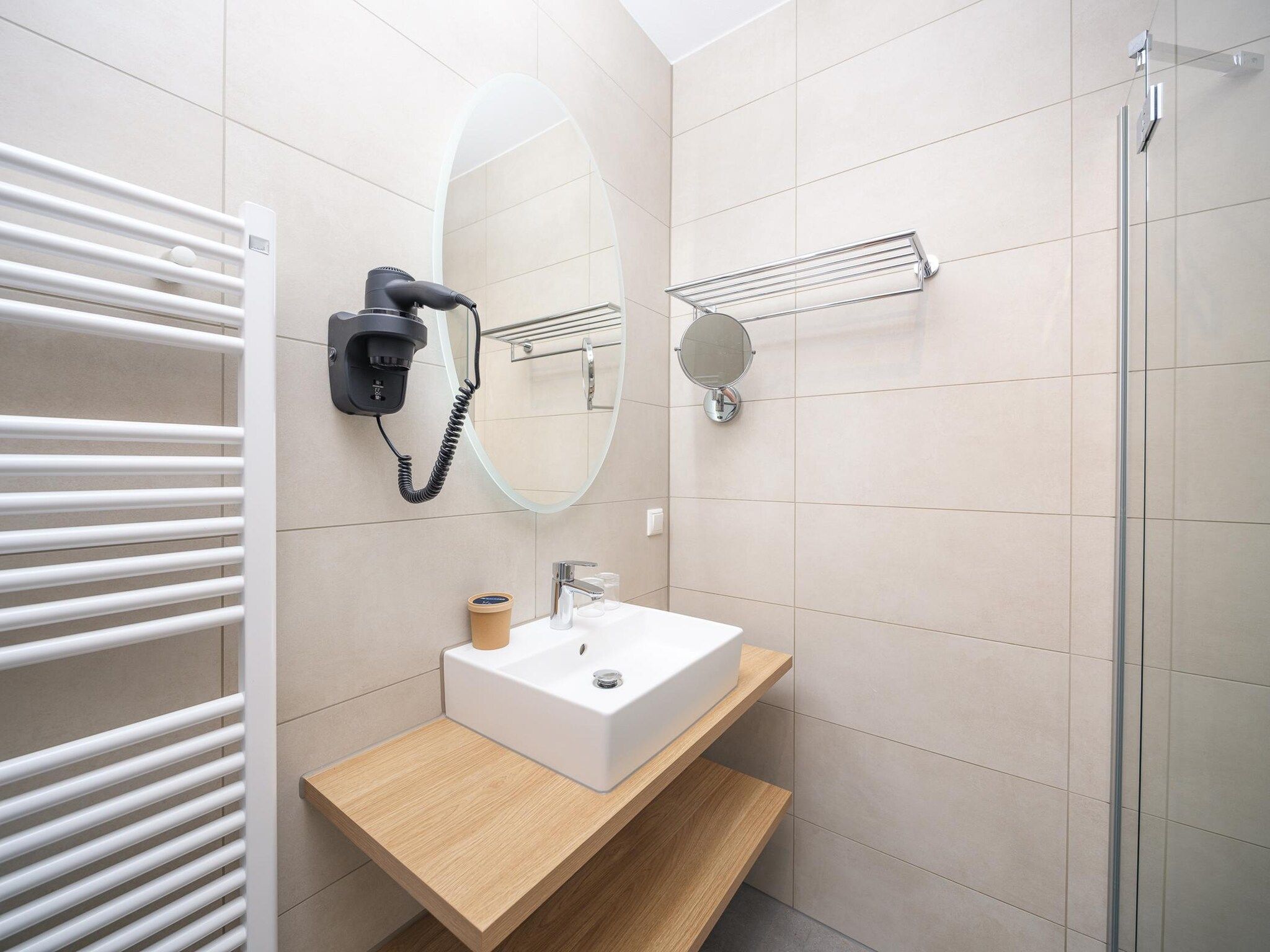 De badkamer van Luxury Beach Studio | 2 Pers. in Workum