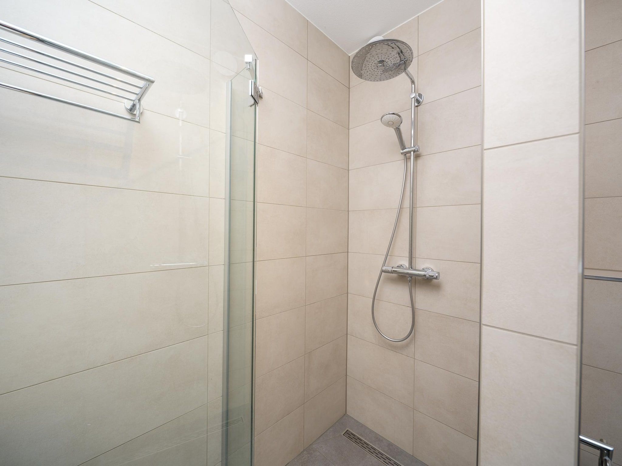 De badkamer van Luxury Beach Studio | 2 Pers. in Workum