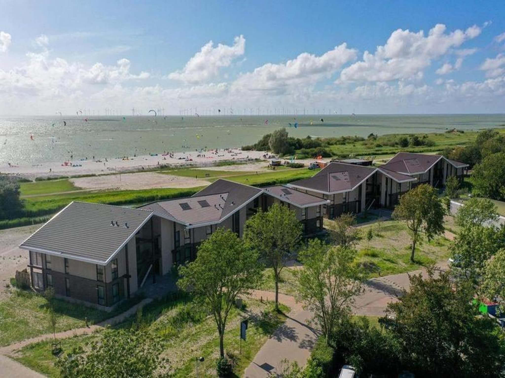 De buitenkant van Luxury Beach Apartment | 4+2 Pers. in Workum