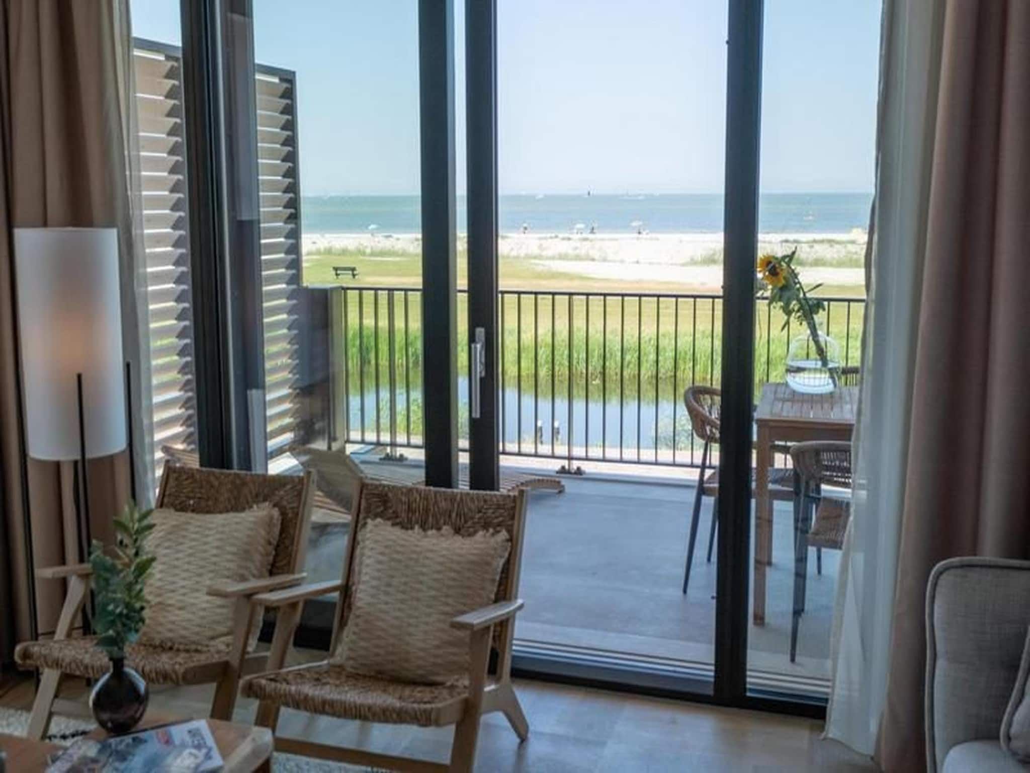 Het terras van Luxury Beach Apartment | 4+2 Pers. in Workum