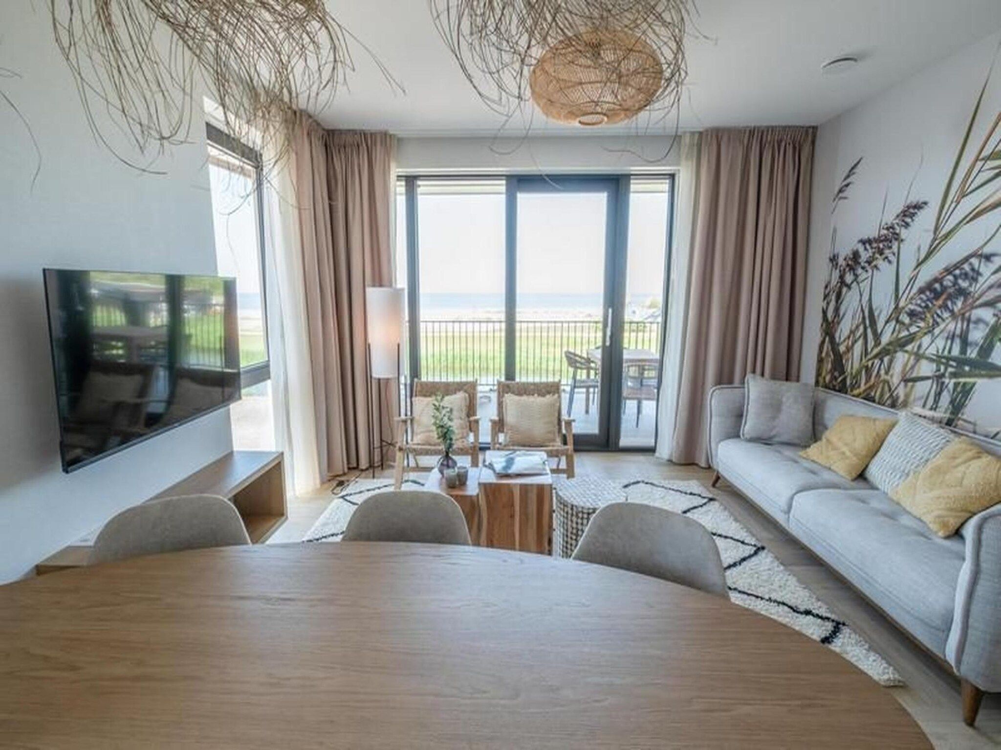 De eetkamer van Luxury Beach Apartment | 4+2 Pers. in Workum