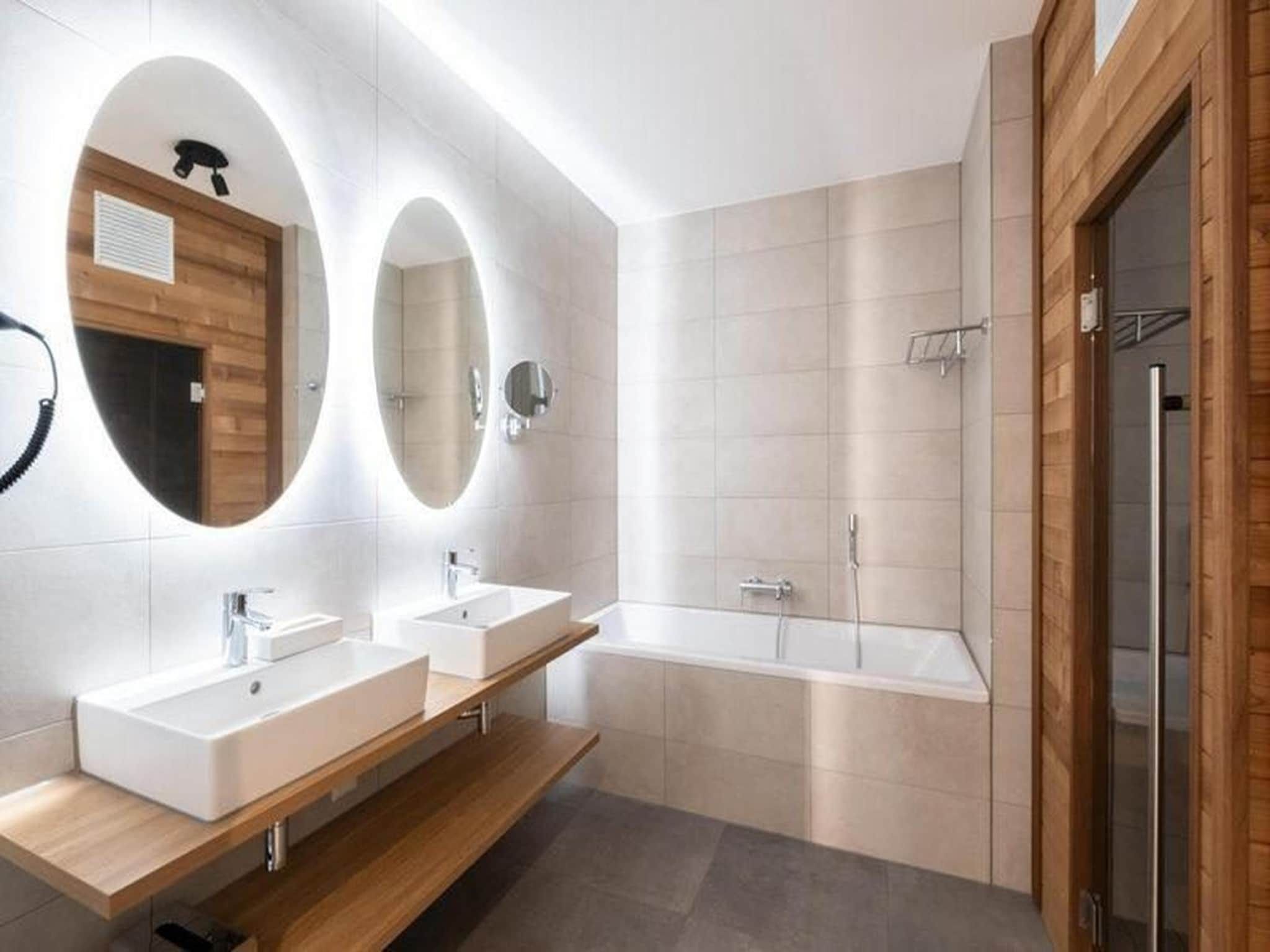 De badkamer van Luxury Beach Apartment | 4+2 Pers. in Workum