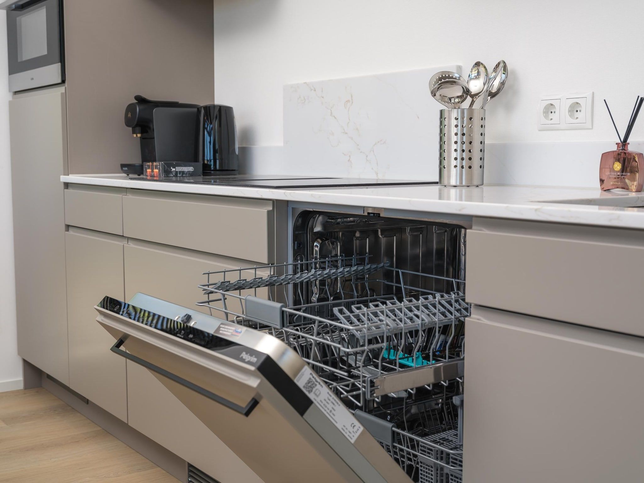 Voorzieningen bij Villa L-Meerzicht | 6 pers. Roof terrace in Workum