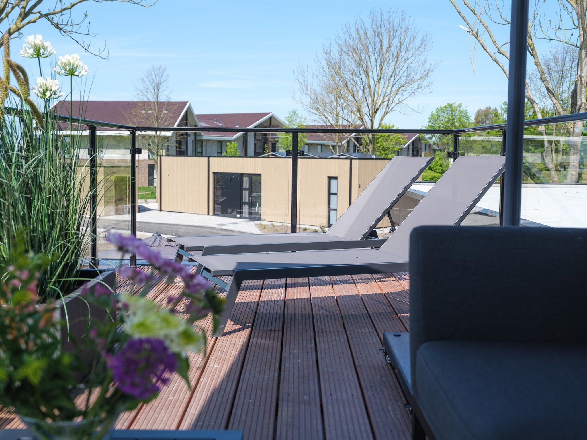 Het terras van Villa L-Meerzicht | 6 pers. Roof terrace in Workum