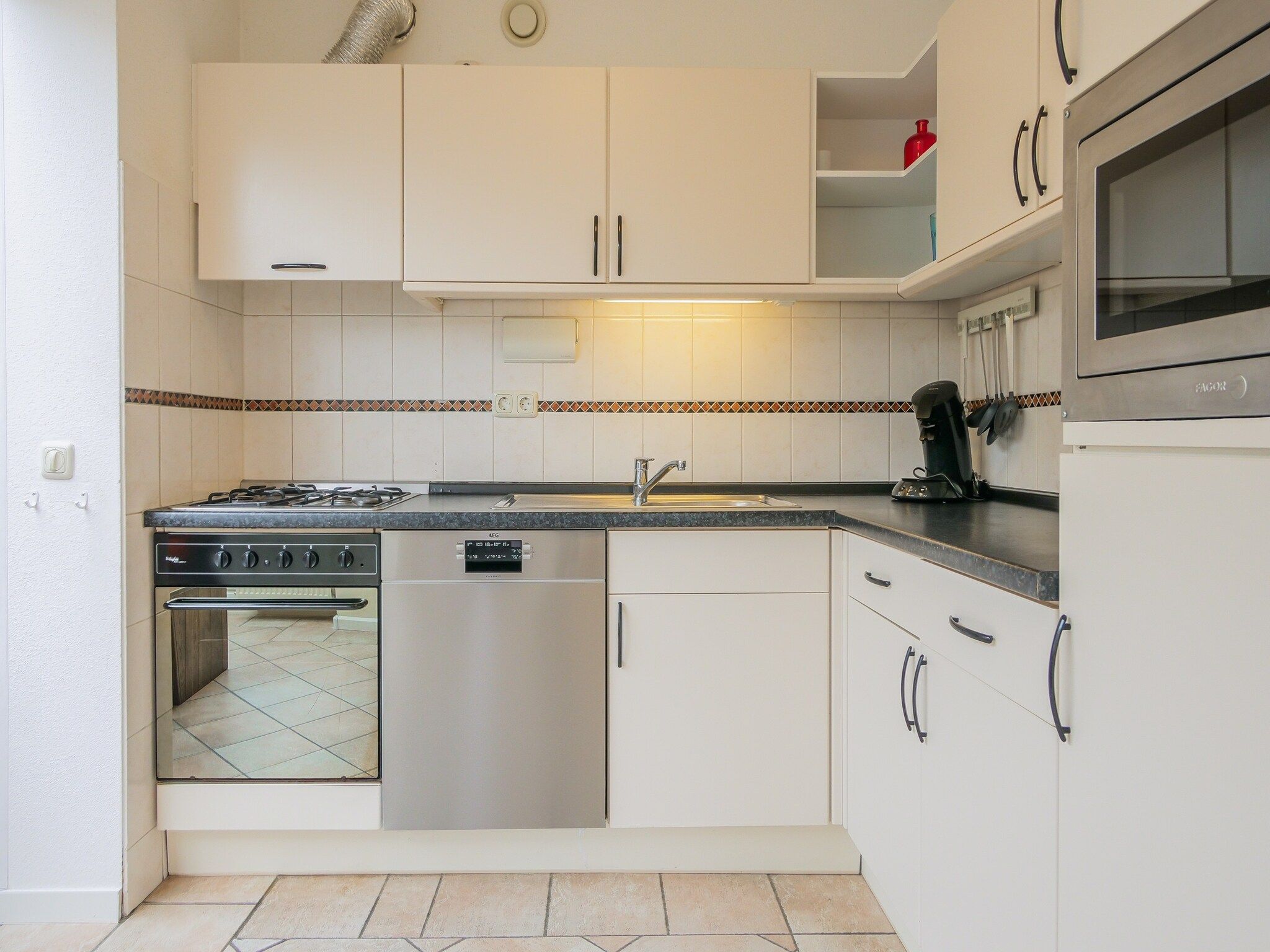 De keuken van Ooghduyne Villa Opduin in Julianadorp