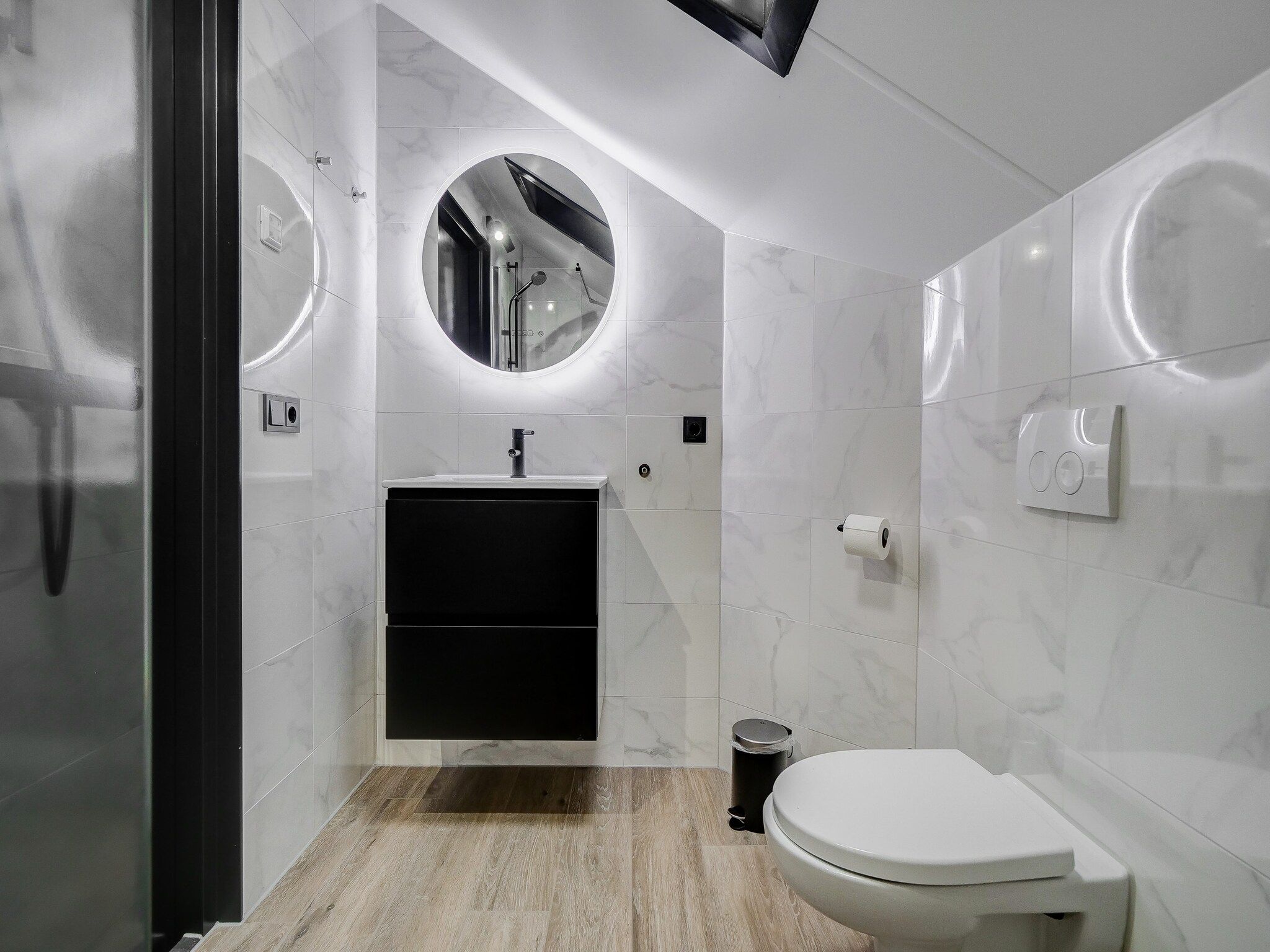 De badkamer van Huis Zee in Julianadorp