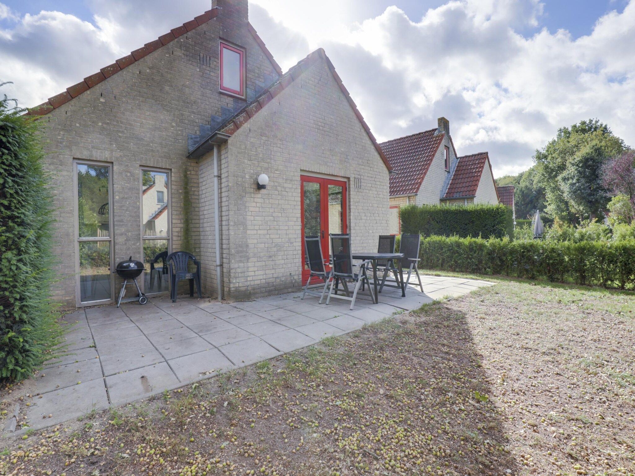 De buitenkant van 6 - Persons De Zingende Wilg (copy) (copy) in Ewijk