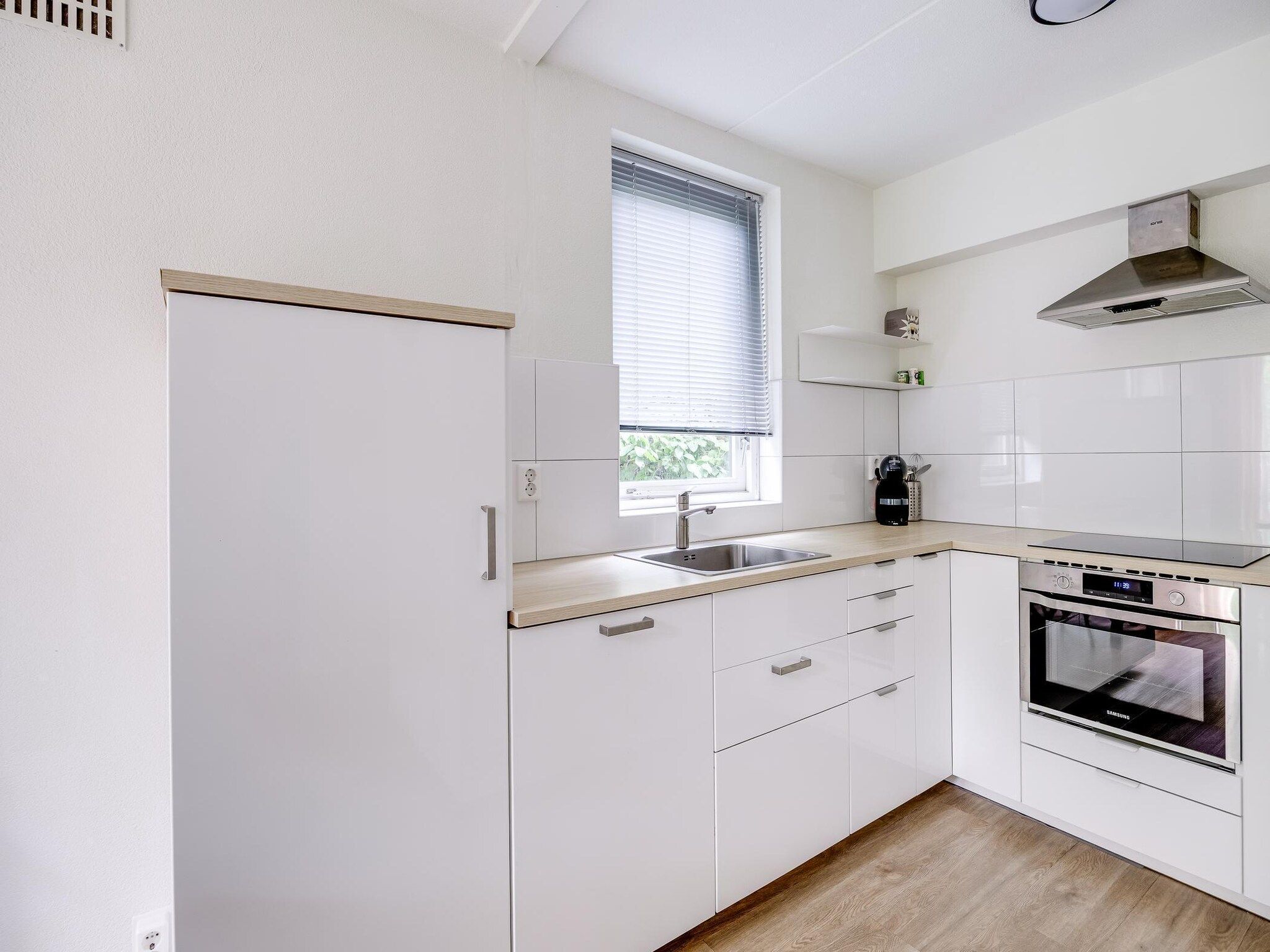 De keuken van 7 - Persoons Forest 217 Sauna Bungalow (copy) in Ewijk
