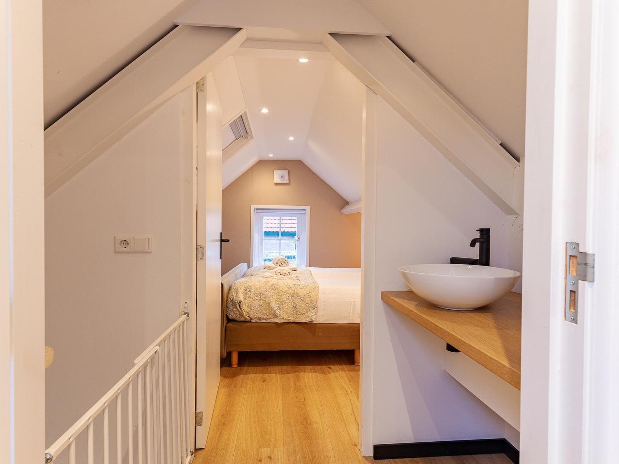 De badkamer van Holiday home - Schoolstraat 6a | Vrouwenpolder in Vrouwenpolder