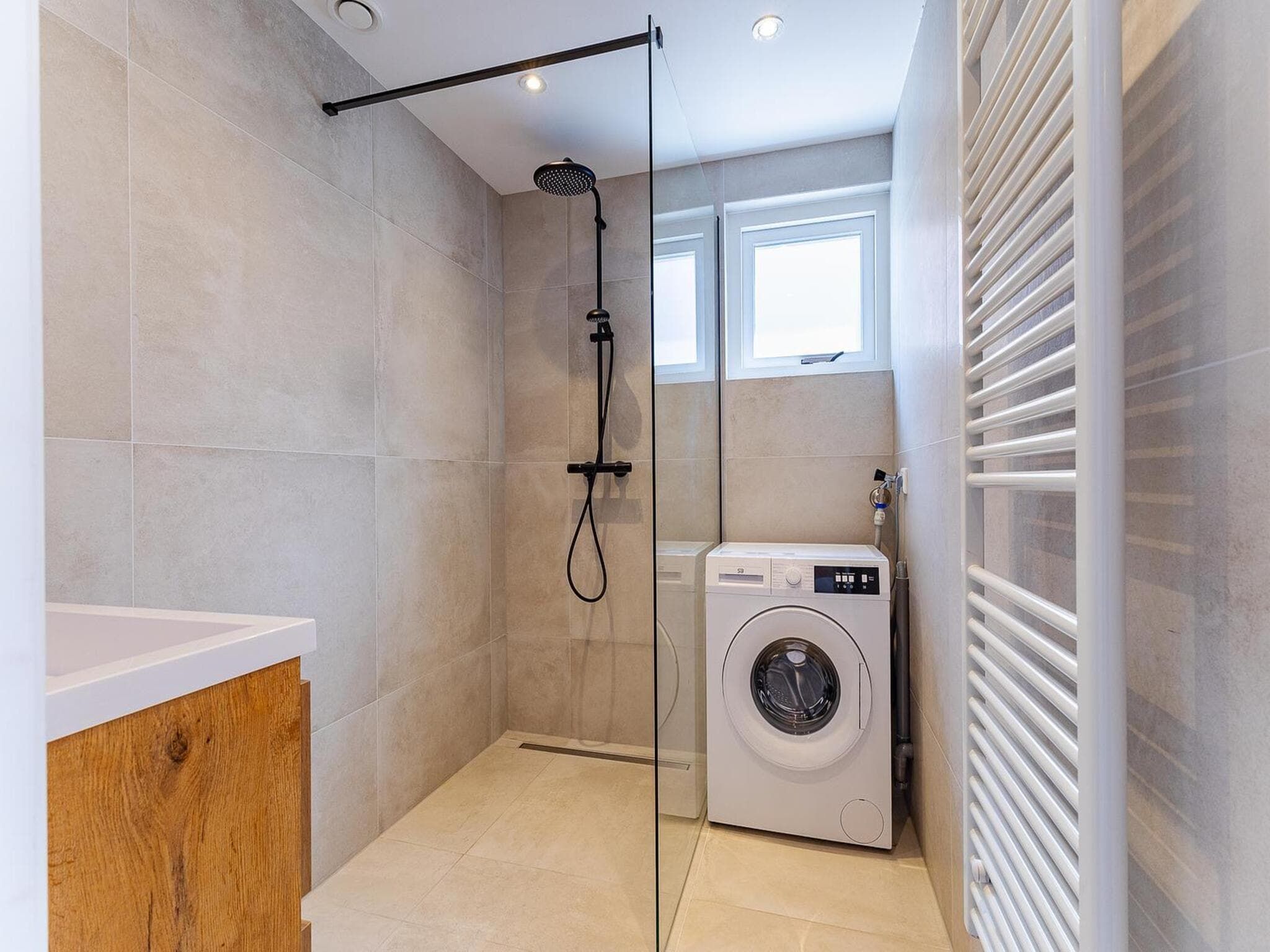 De badkamer van Holiday home - Schoolstraat 6a | Vrouwenpolder in Vrouwenpolder
