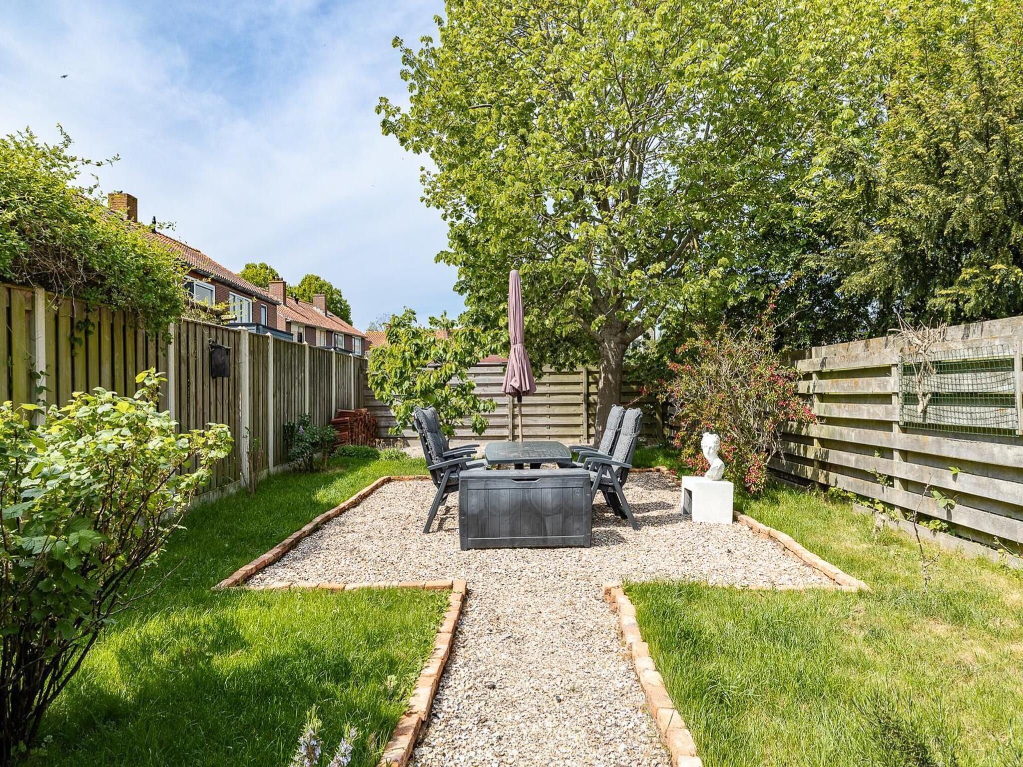 De tuin van Holiday home - Schoolstraat 6a | Vrouwenpolder in Vrouwenpolder