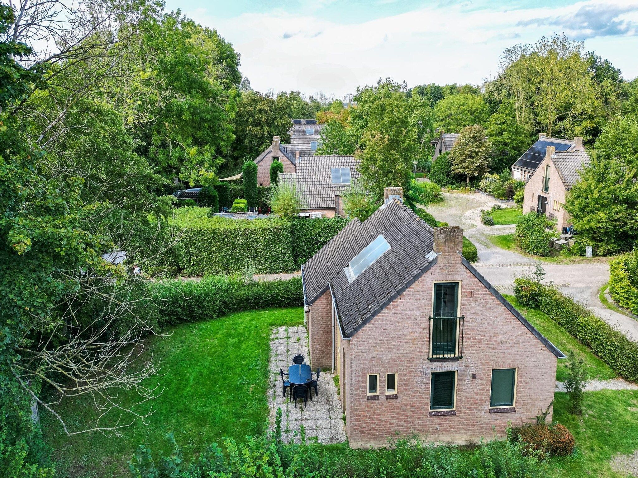 De buitenkant van 7 - Persoons Forest 217 Sauna Bungalow (copy) (copy) (copy) in Ewijk