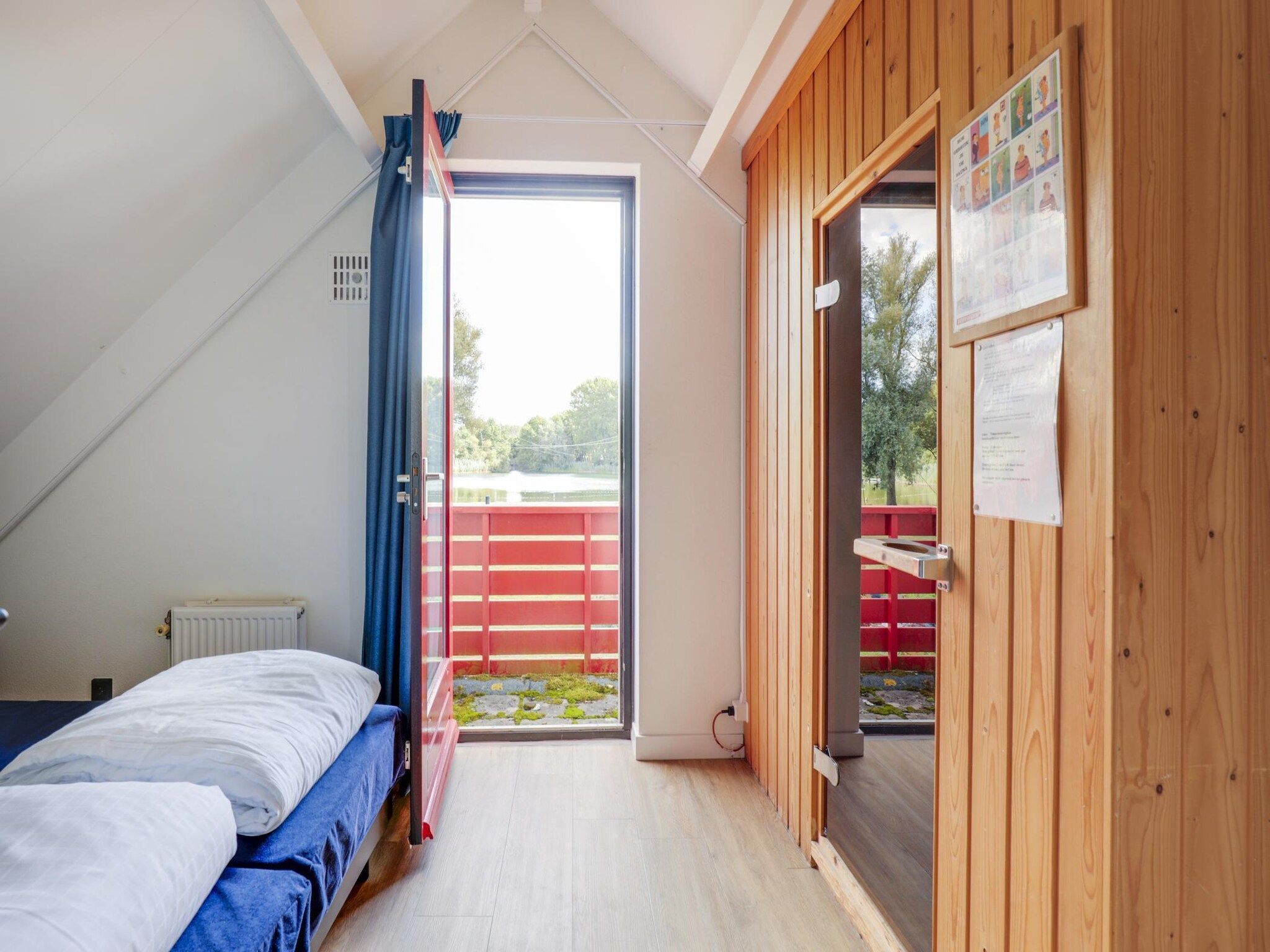 Een slaapkamer van 6 - Persons De Zingende Wilg (copy) (copy) in Ewijk