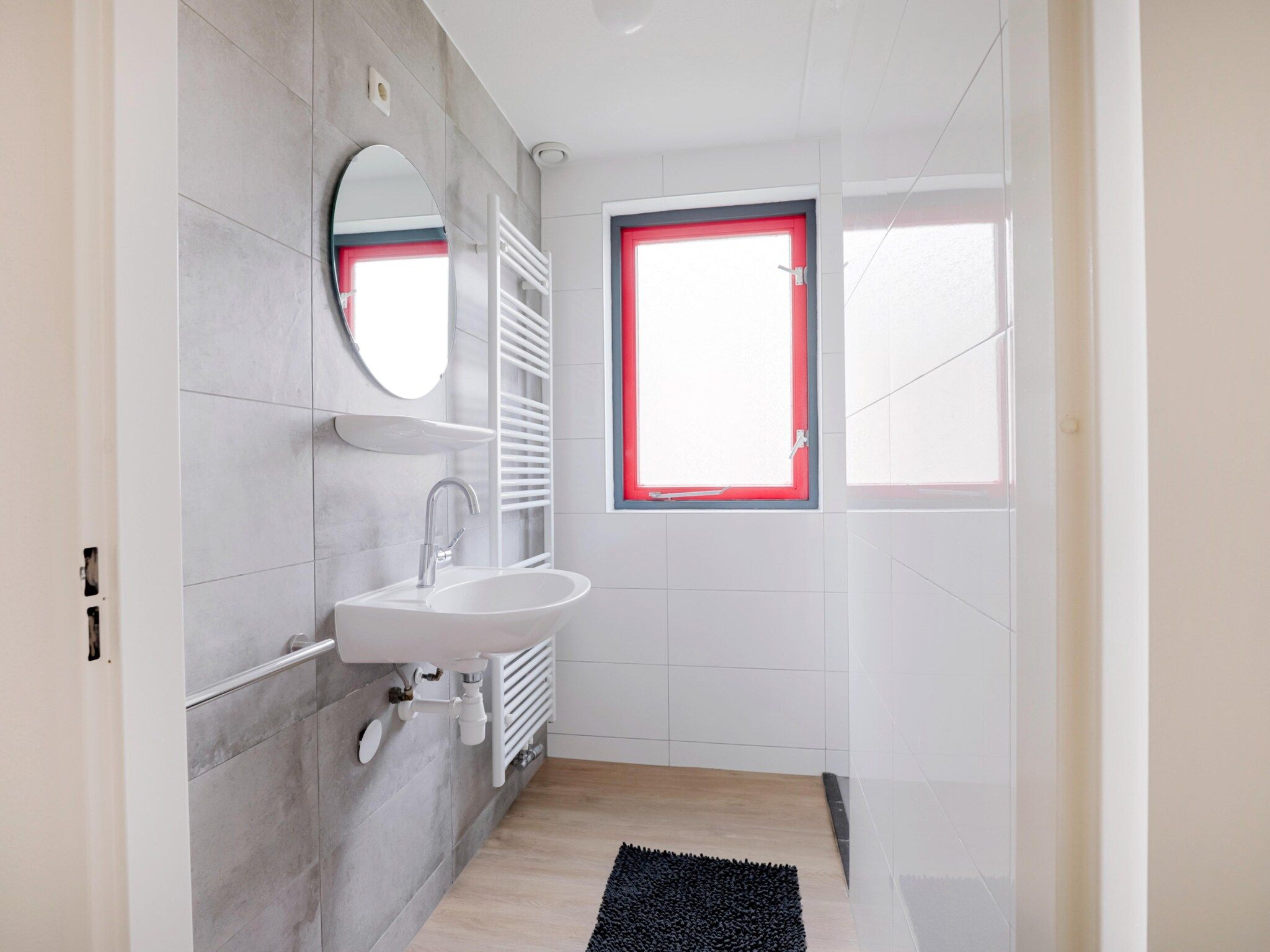 De badkamer van 7 - Persoons Forest 217 Sauna Bungalow (copy) (copy) (copy) in Ewijk