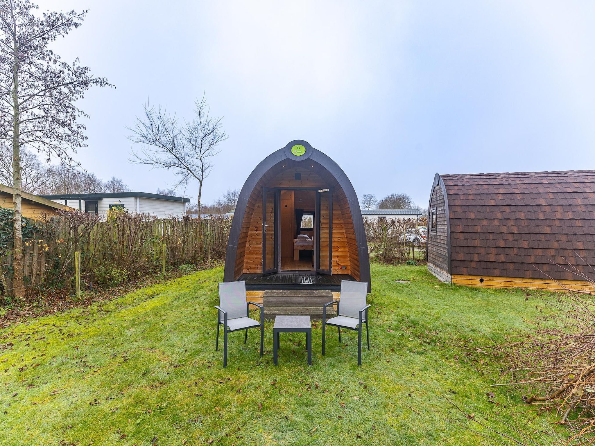 De buitenkant van Duinhoeve Duinlodges 2 pers (huisdiervriendelijk) in Burgh-Haamstede