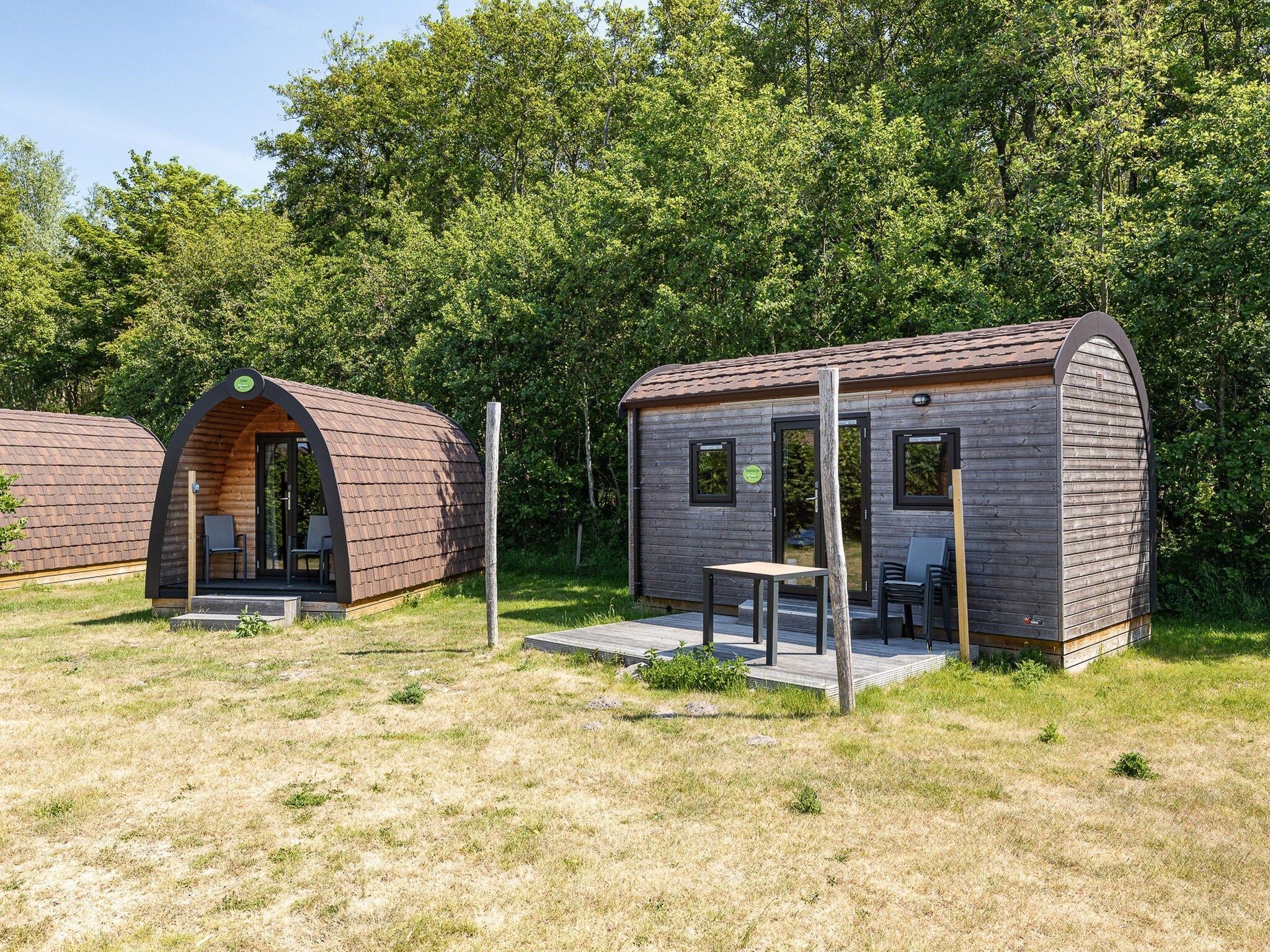 De buitenkant van Duinhoeve Duinlodges 2 pers (huisdiervriendelijk) in Burgh-Haamstede