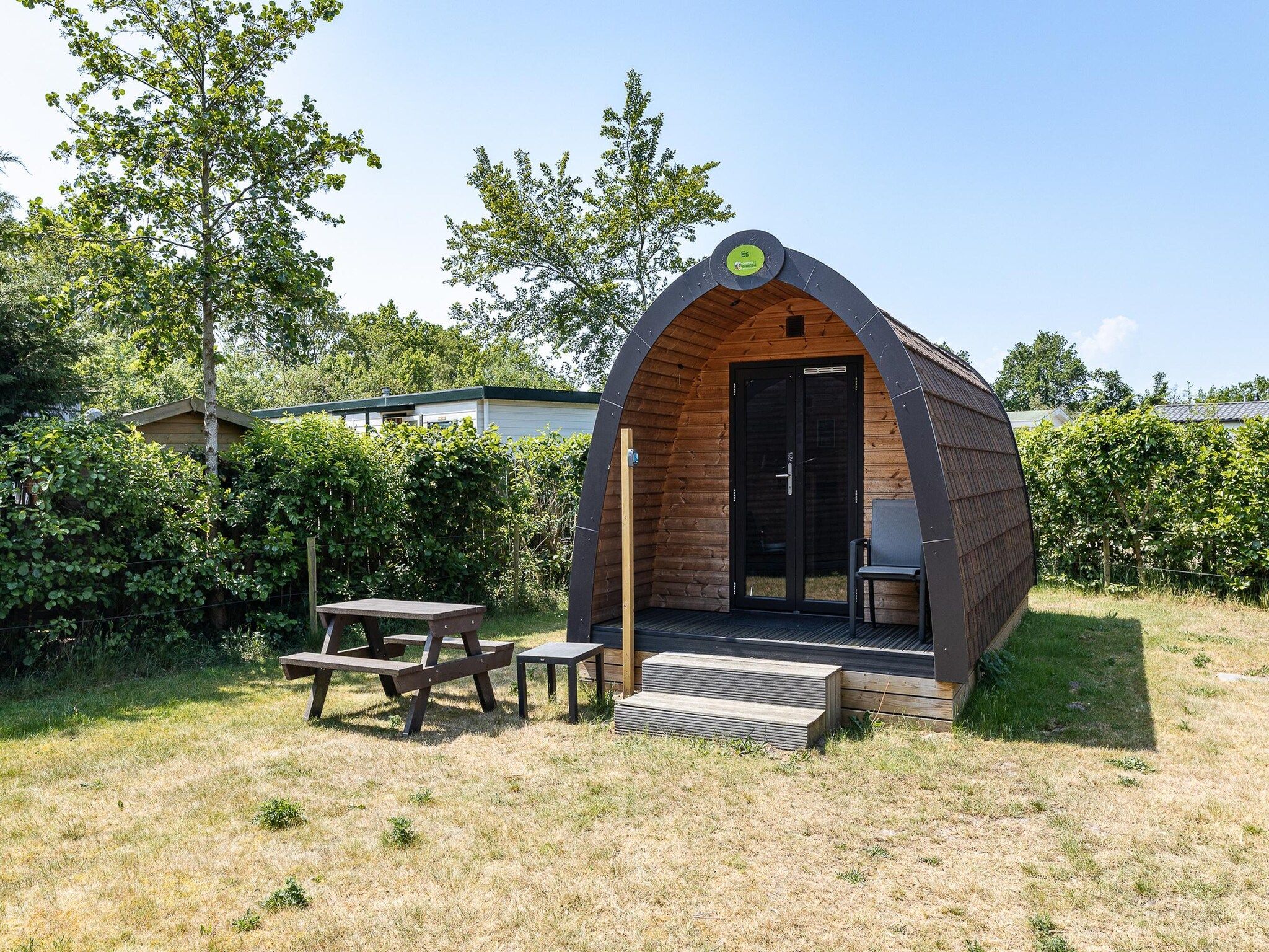 De buitenkant van Duinhoeve Duinlodges 2 pers (huisdiervriendelijk) in Burgh-Haamstede