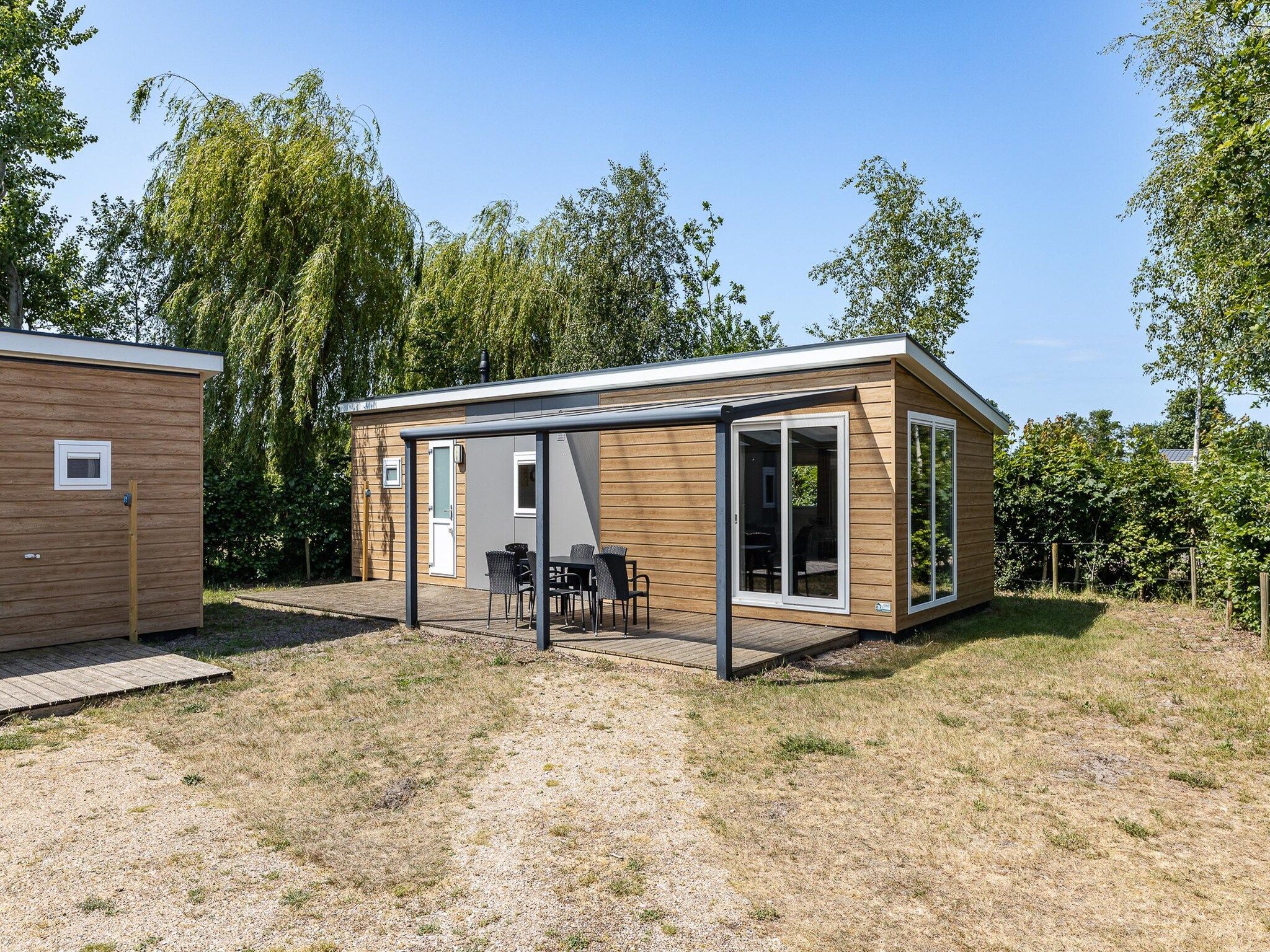 De buitenkant van Duinhoeve Chalet Zeeland (huisdier toegestaan) in Burgh-Haamstede