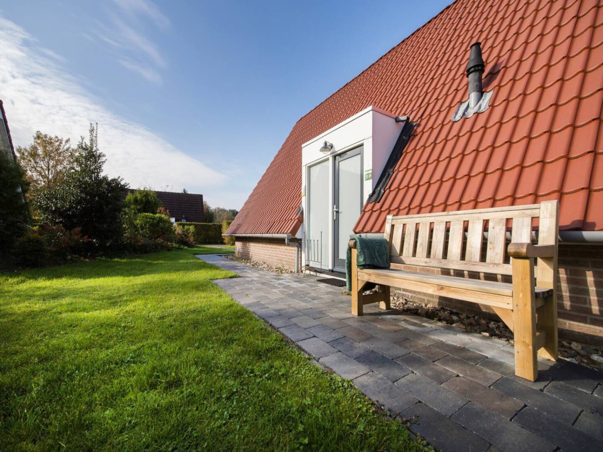 De buitenkant van 107 | Buizerd | Fijne bungalow met ruime tuin in Den Haag
