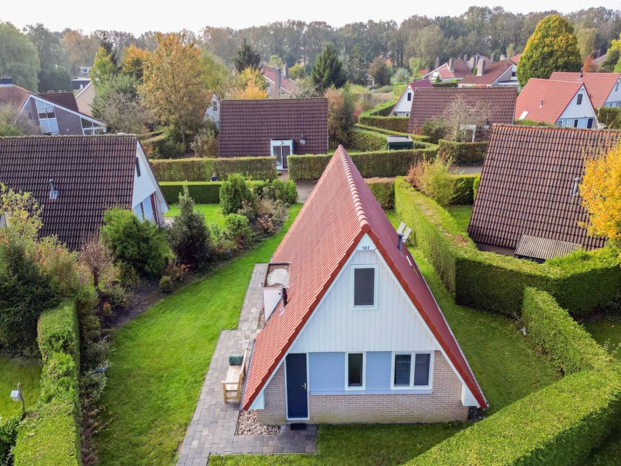 De buitenkant van 107 | Buizerd | Fijne bungalow met ruime tuin in Den Haag