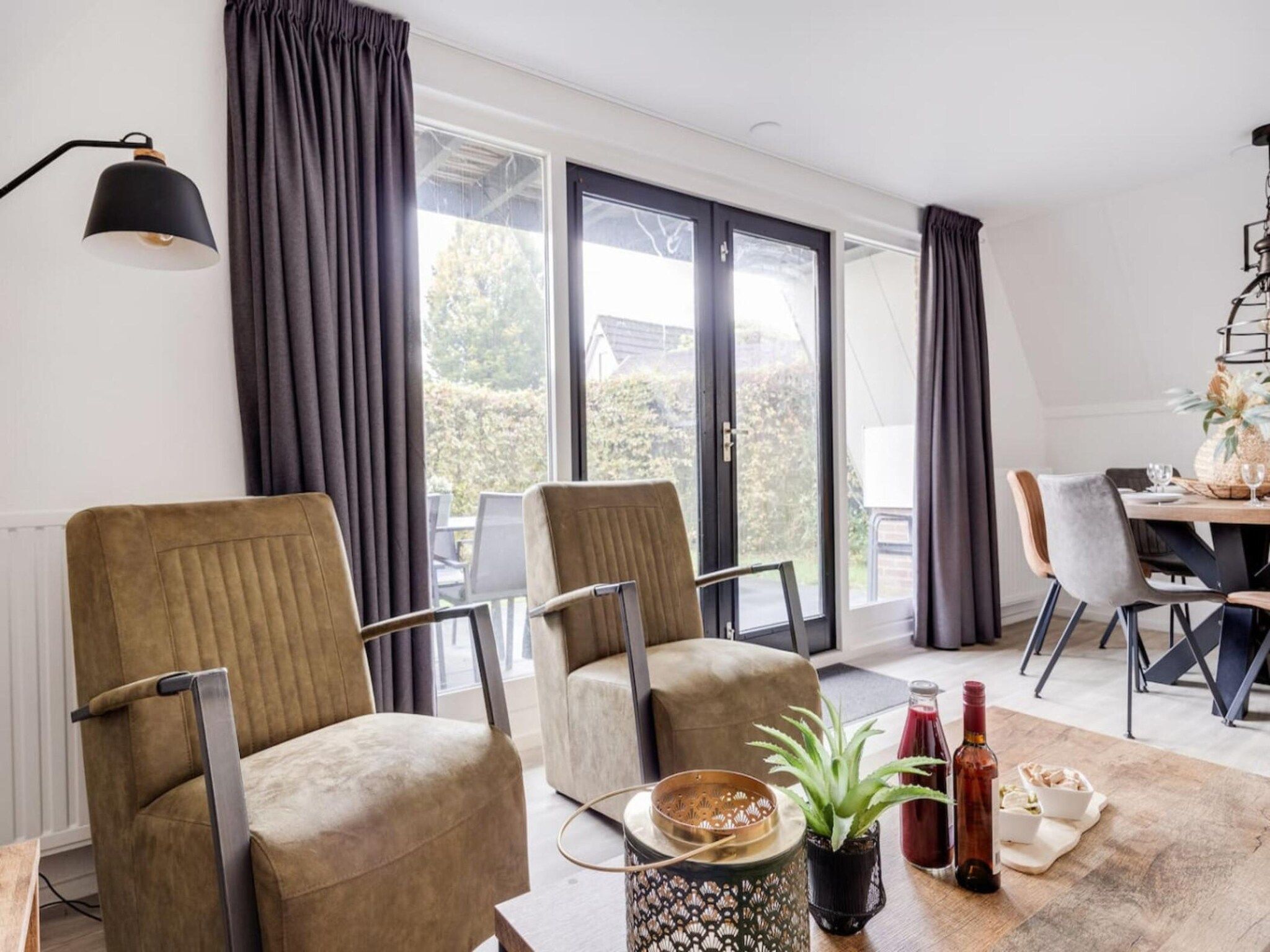 De woonkamer van 118 | Rietzanger | Sfeervol ingerichte bungalow in Den Haag