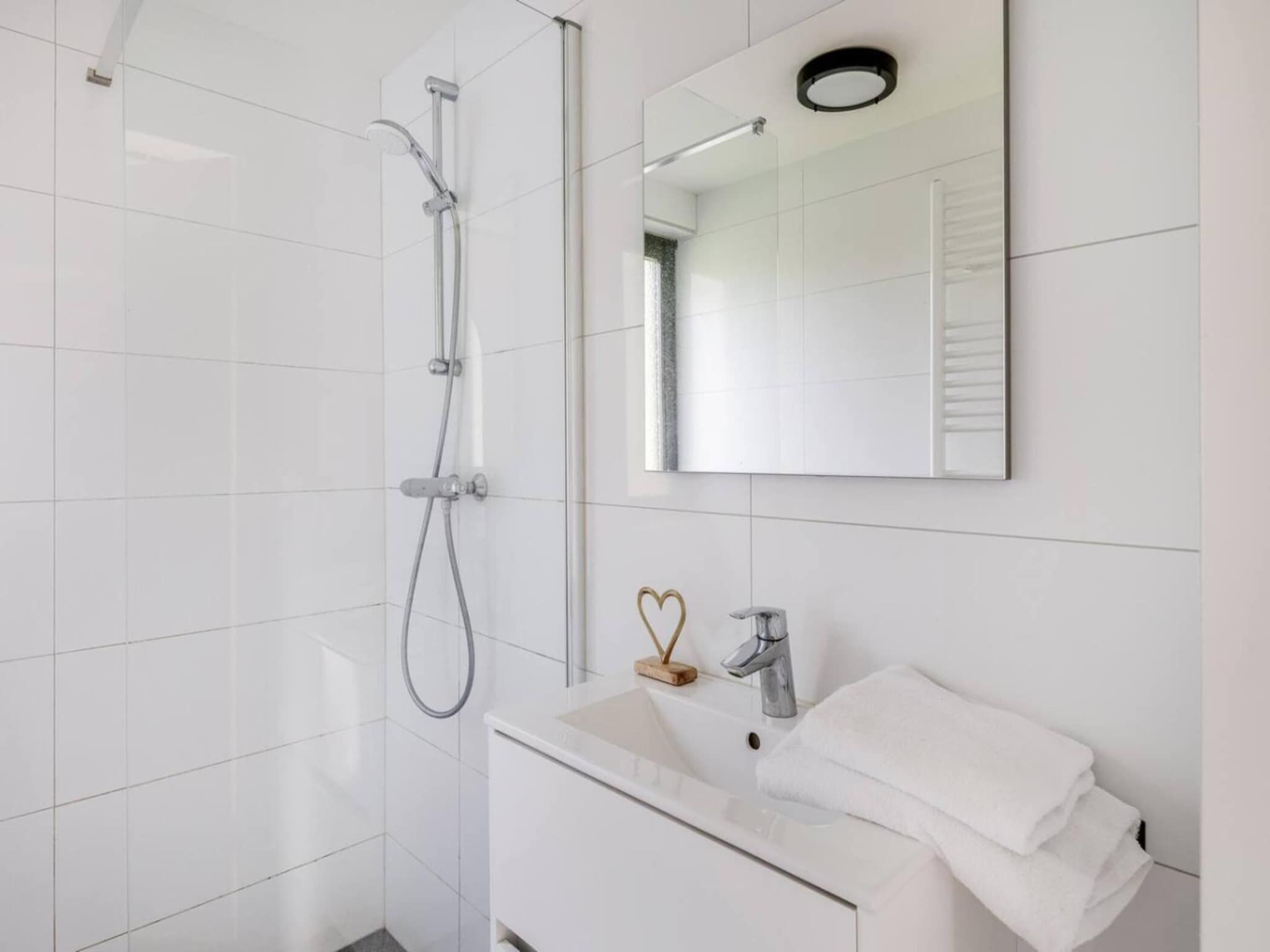 De badkamer van 118 | Rietzanger | Sfeervol ingerichte bungalow in Den Haag