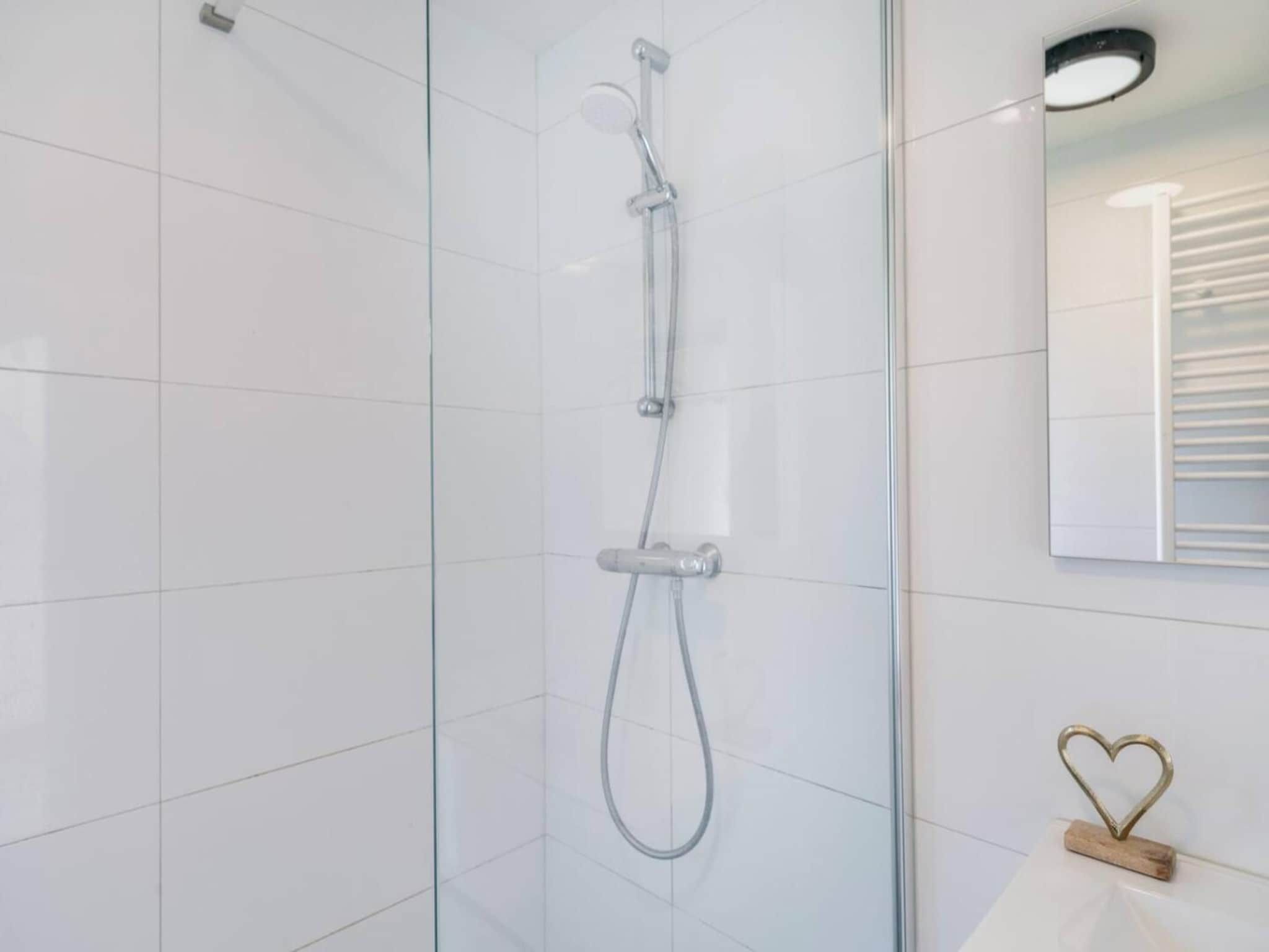 De badkamer van 118 | Rietzanger | Sfeervol ingerichte bungalow in Den Haag