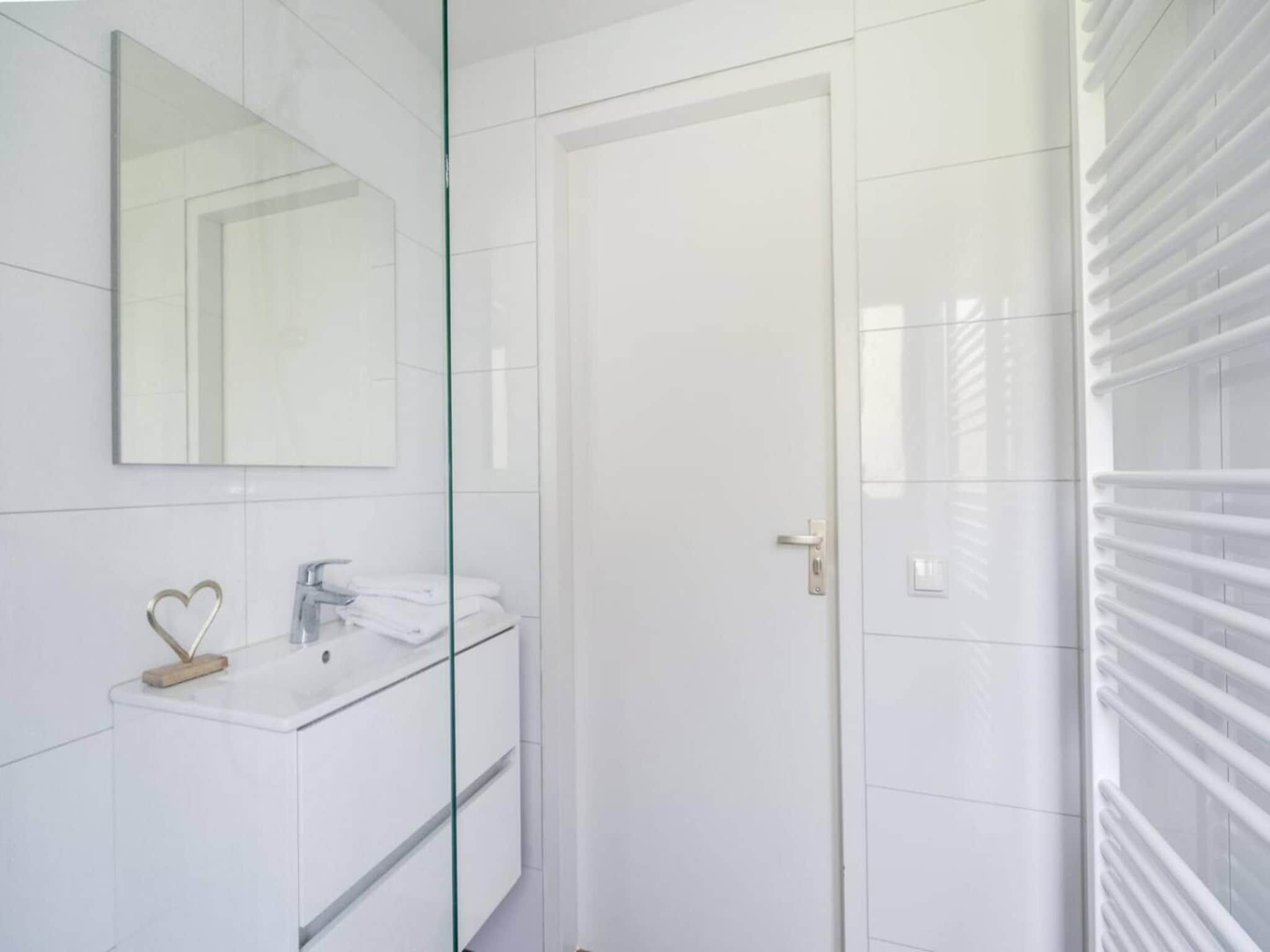 De badkamer van 118 | Rietzanger | Sfeervol ingerichte bungalow in Den Haag