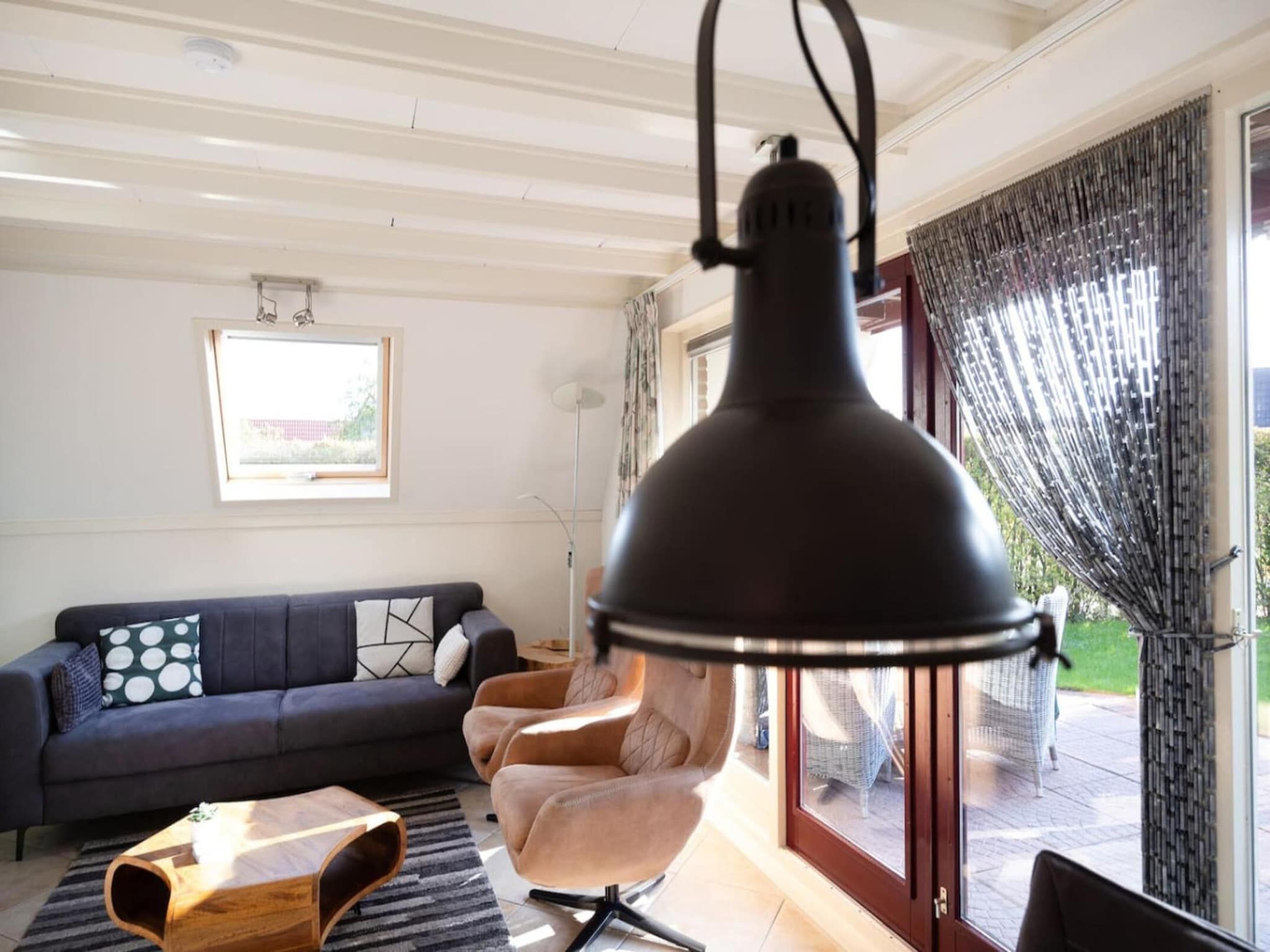 De woonkamer van 92 | Gaai | Prachtige bungalow nabij natuur in Den Haag