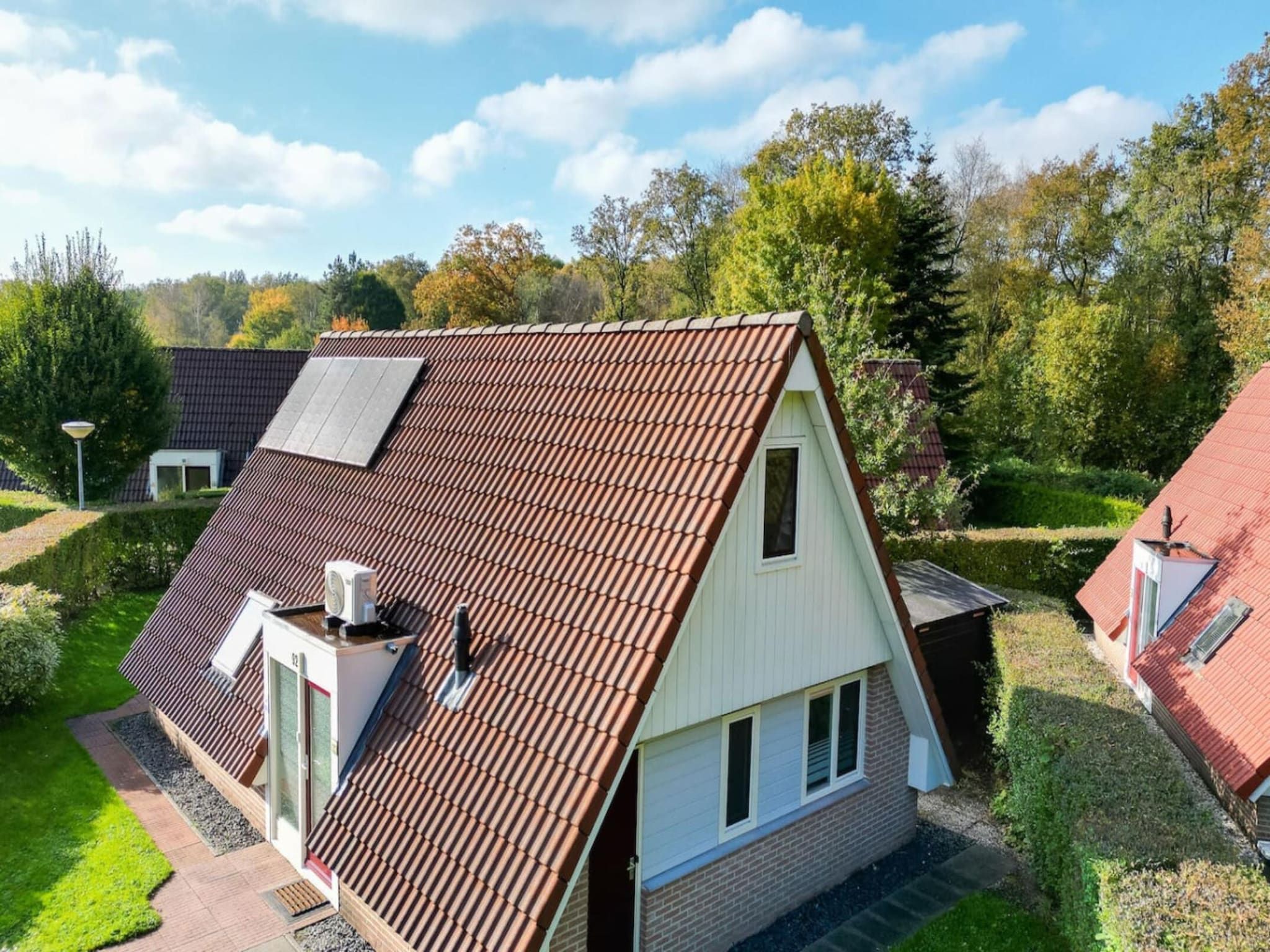 De buitenkant van 92 | Gaai | Prachtige bungalow nabij natuur in Den Haag