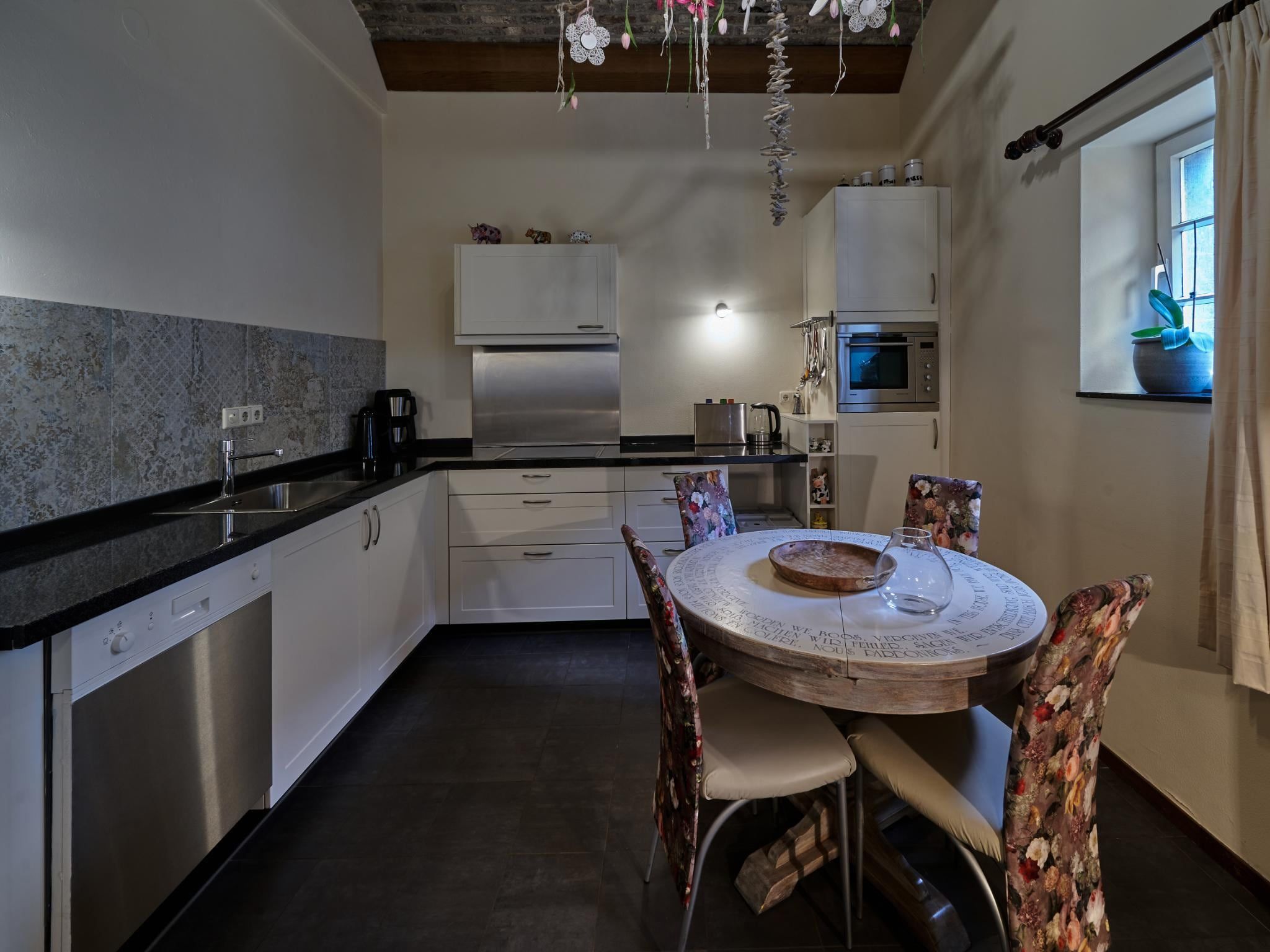 De eetkamer van Meschermolen 8 in Mesch-Eijsden