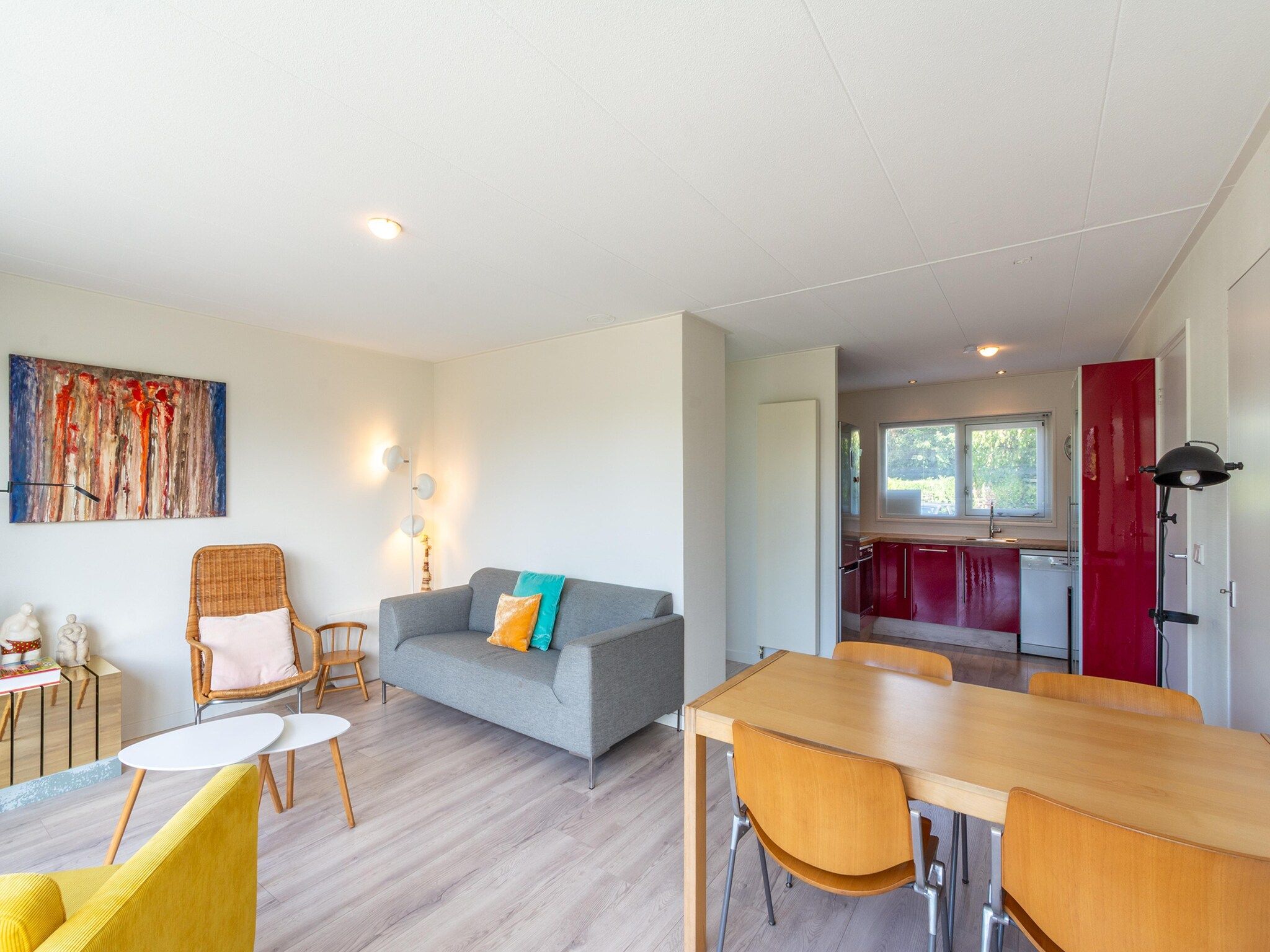 De woonkamer van Eureka 27 in Sint Maartenszee