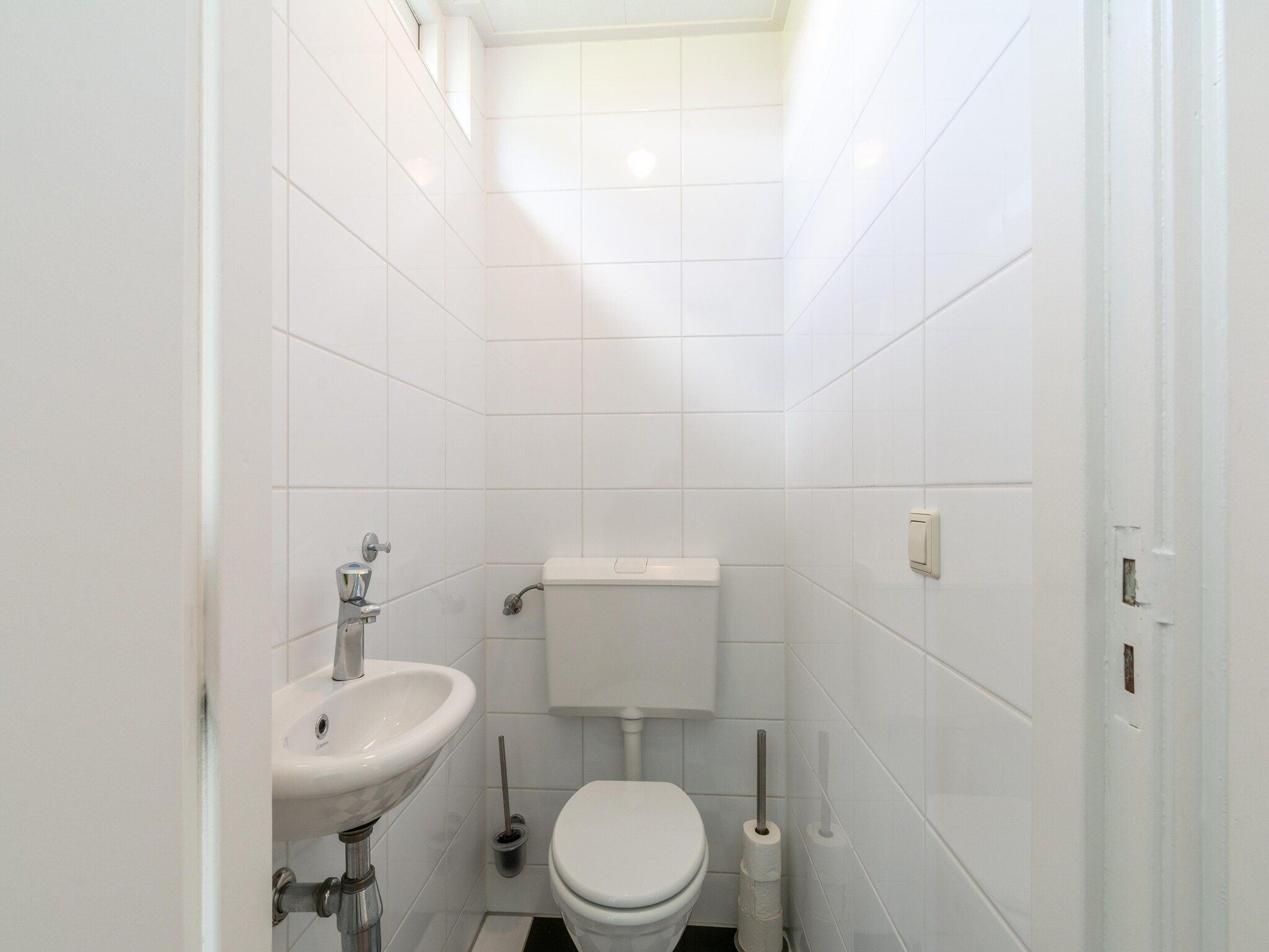 De badkamer van Eureka 27 in Sint Maartenszee