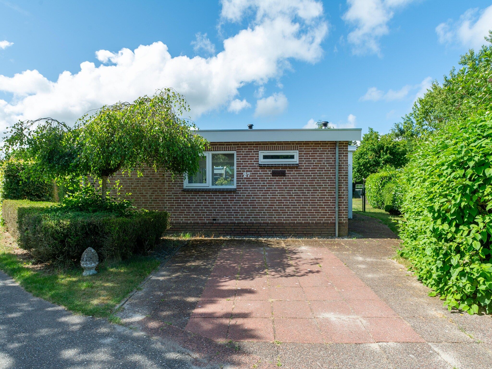 De buitenkant van Eureka 27 in Sint Maartenszee
