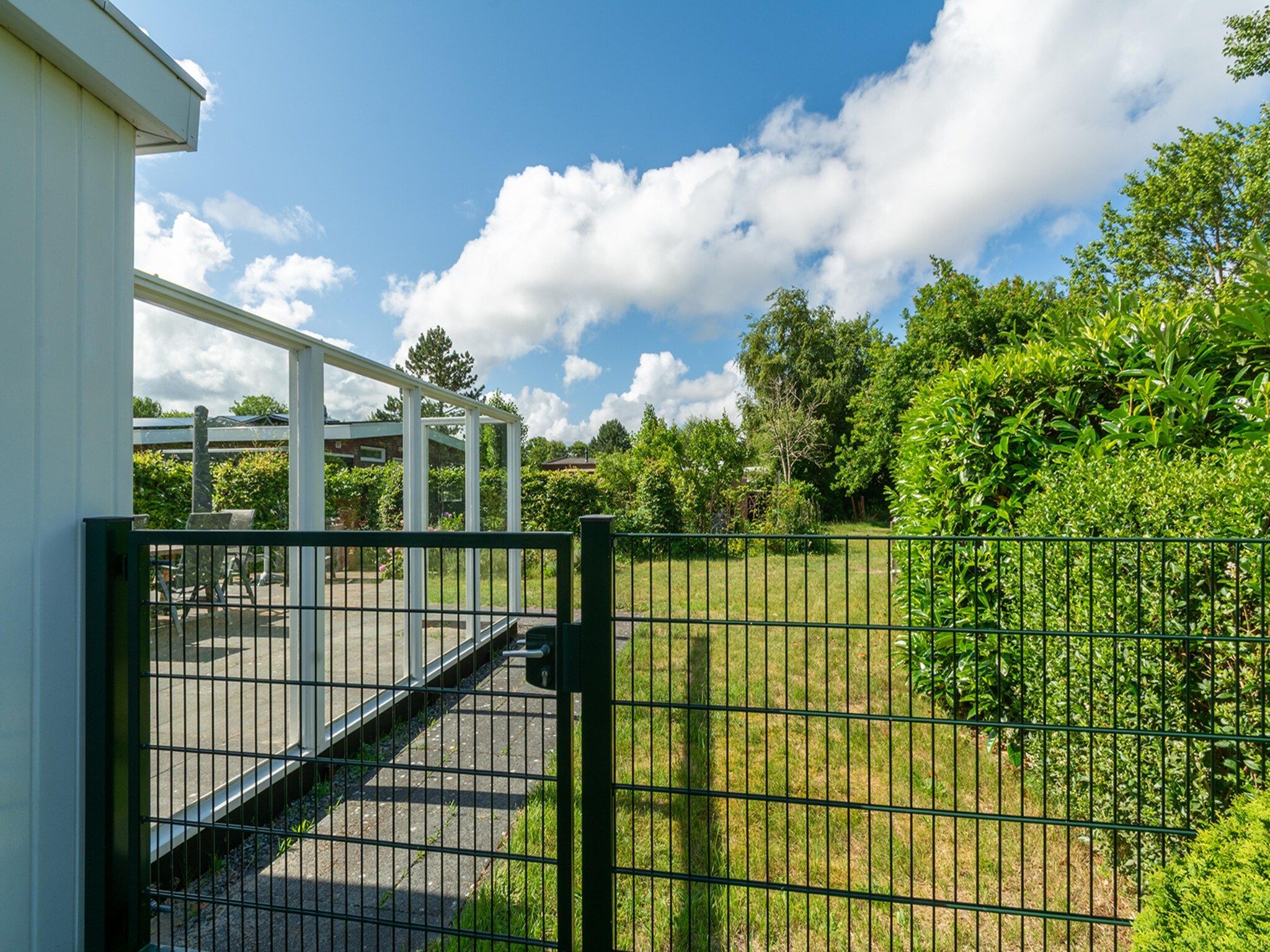 De tuin van Eureka 27 in Sint Maartenszee