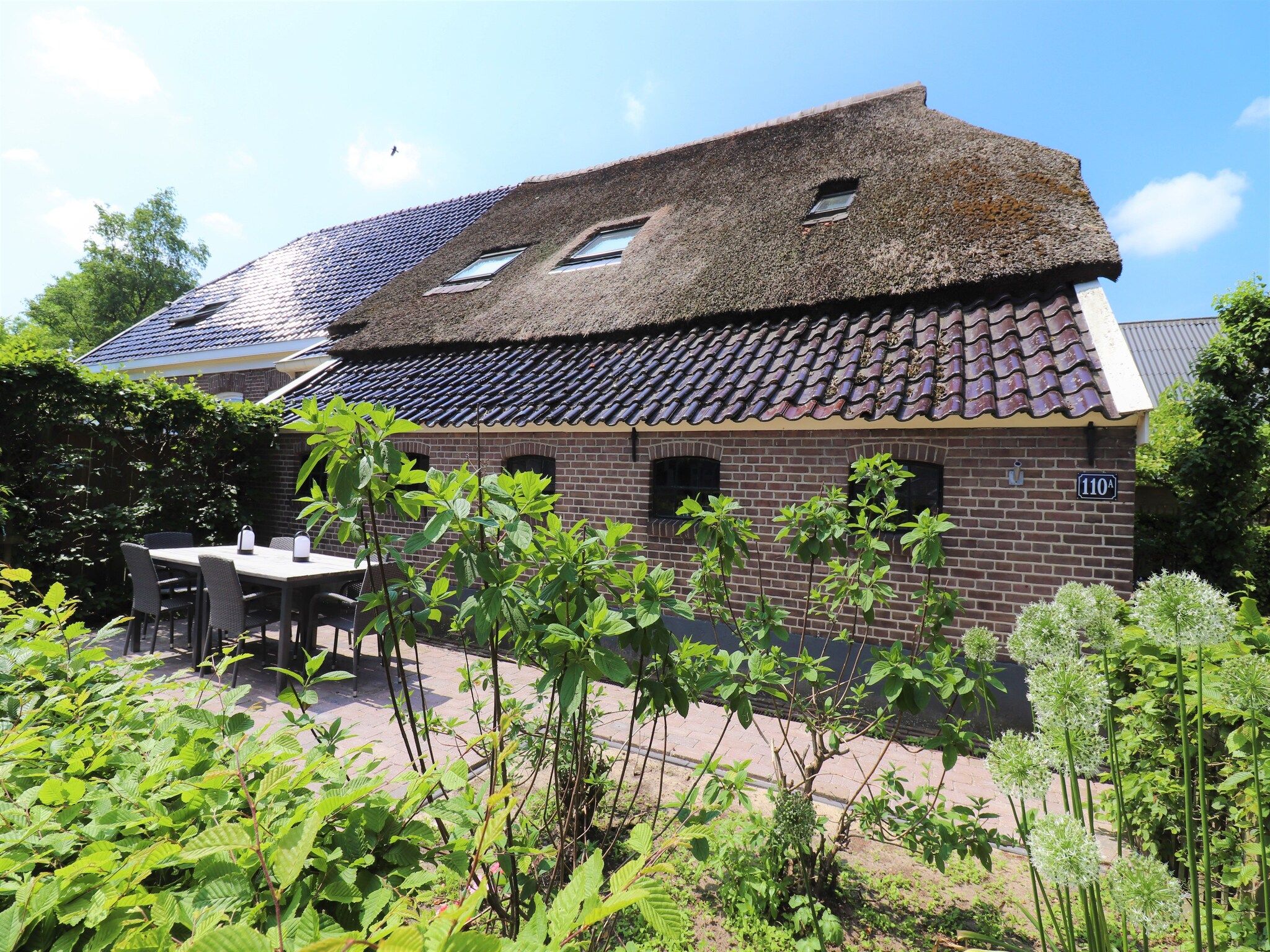 De tuin van Boerderij Mulder Dalerveen in Dalerveen