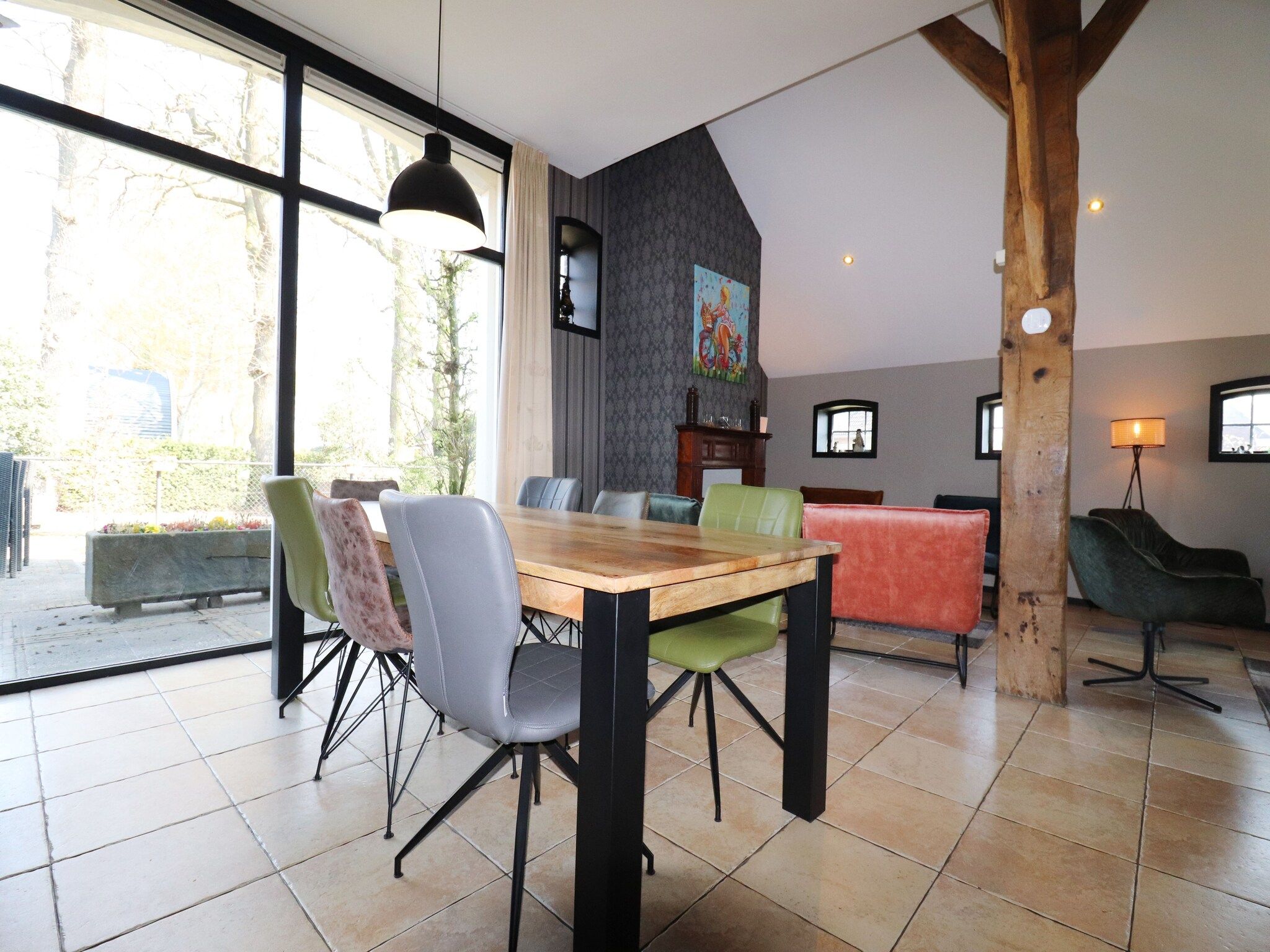 De eetkamer van Boerderij Mulder Dalerveen in Dalerveen