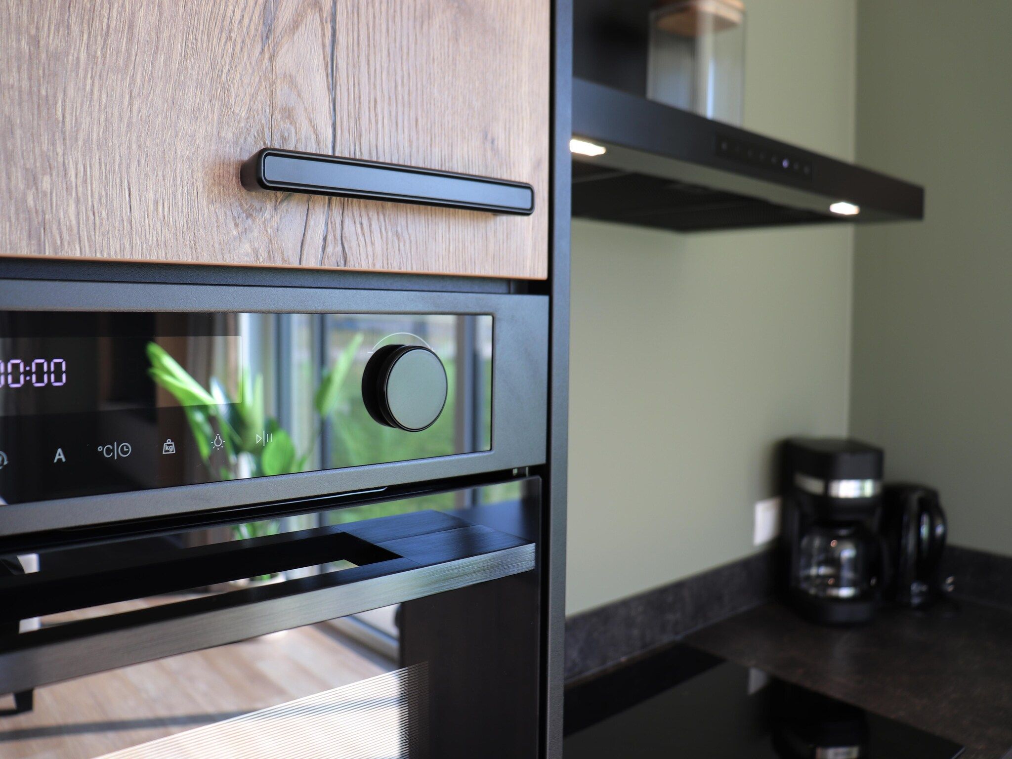 De keuken van Moderne villa op het Friese platteland in leons