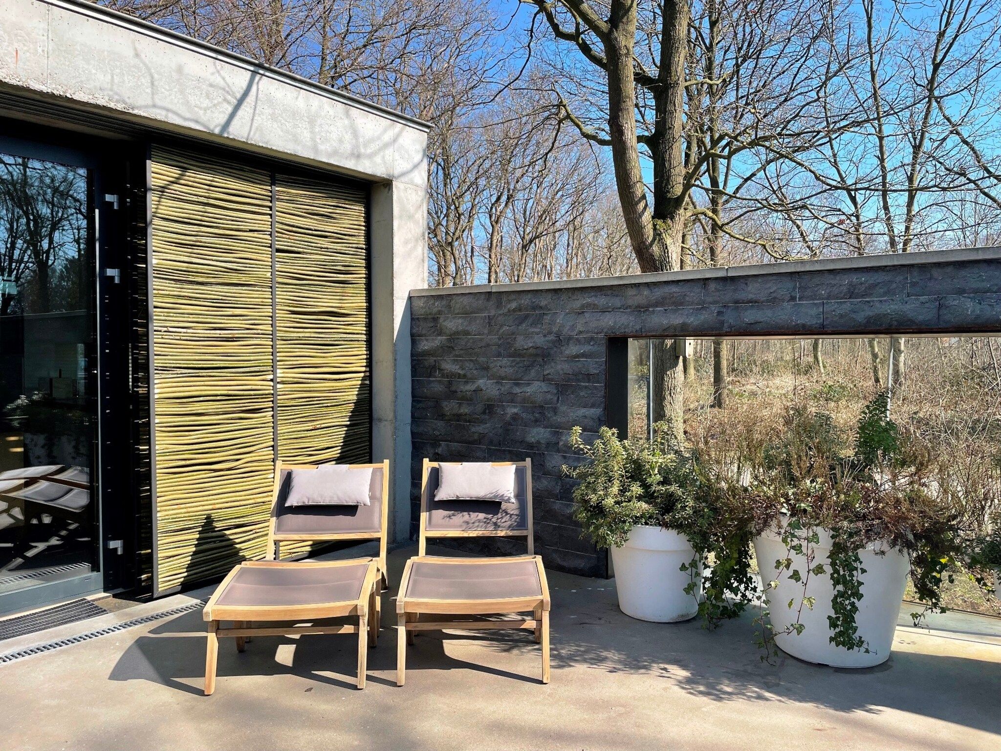 Het terras van Betonnen Boshuis in Oosterhout
