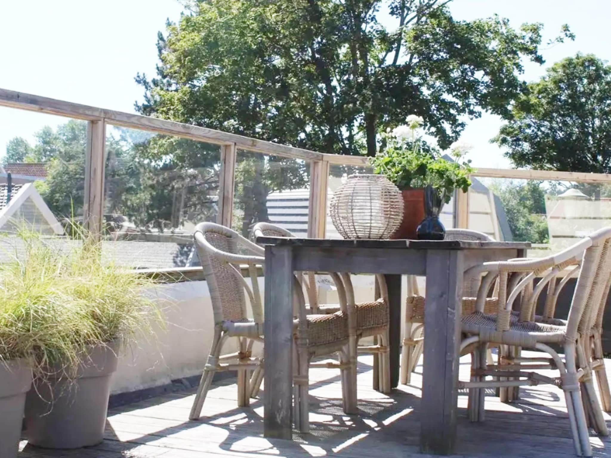 Het terras van De Molen van Egmond in Egmond aan den Hoef