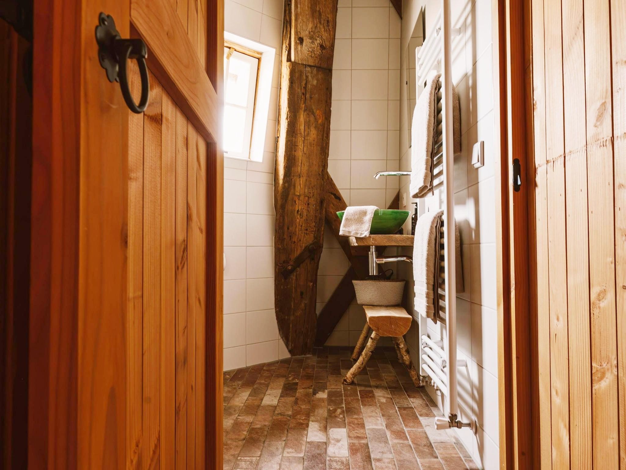 De badkamer van De Molen van Egmond in Egmond aan den Hoef