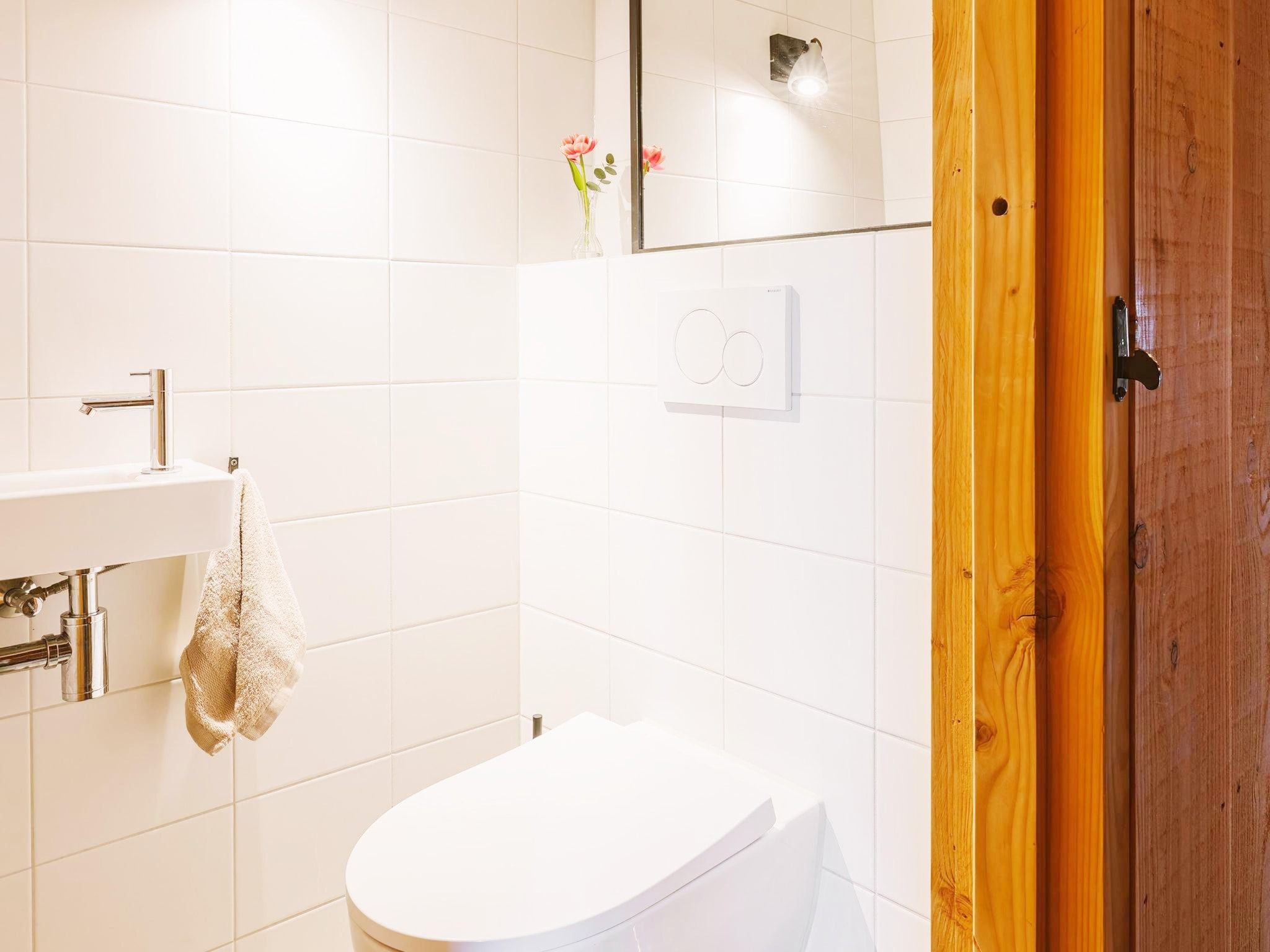 De badkamer van De Molen van Egmond in Egmond aan den Hoef