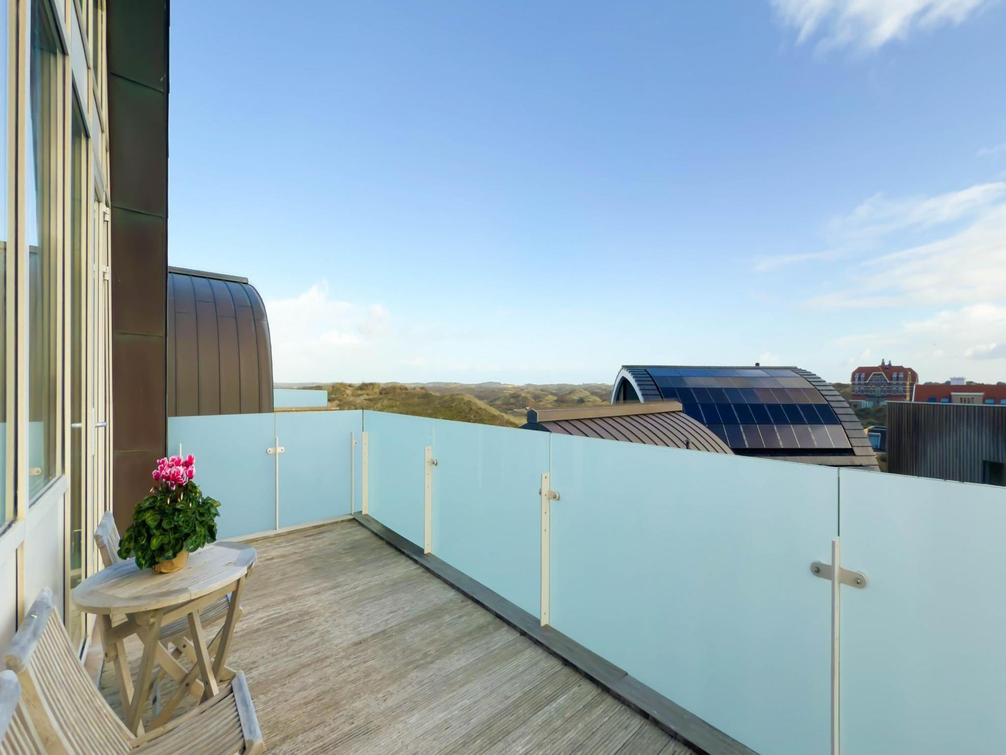 Het terras van Droomlicht in Egmond aan Zee