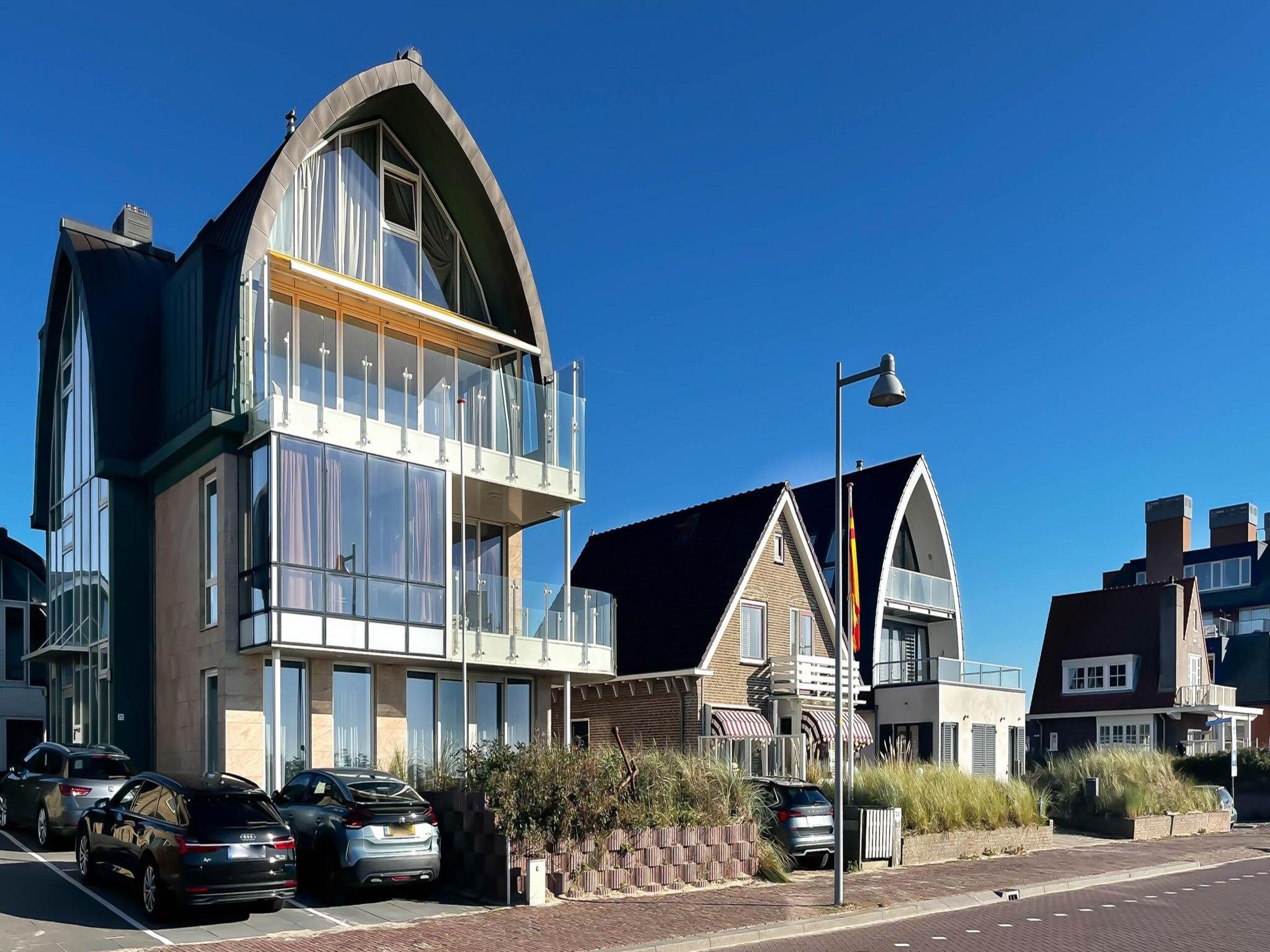 De buitenkant van Droomlicht in Egmond aan Zee