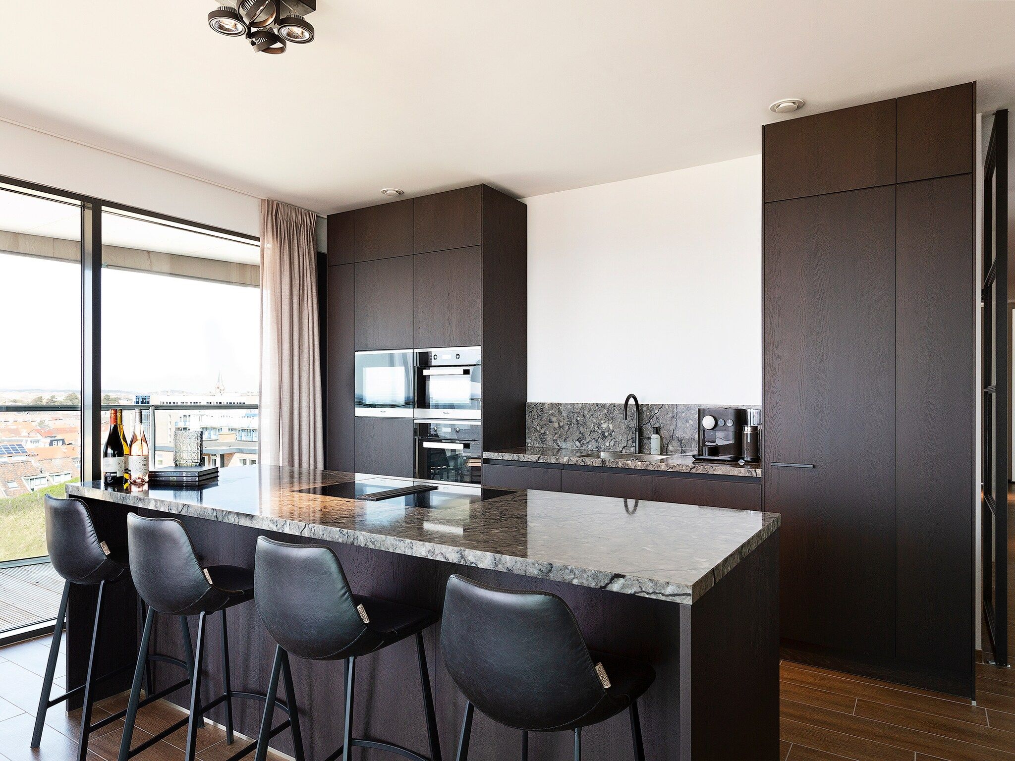 De keuken van Droomsuites Egmond aan Zee - 8 person apartment in Egmond aan Zee