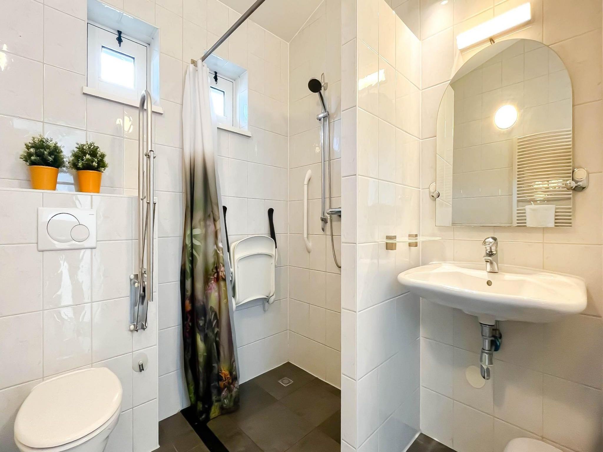 De badkamer van Droomzicht in Uitgeest