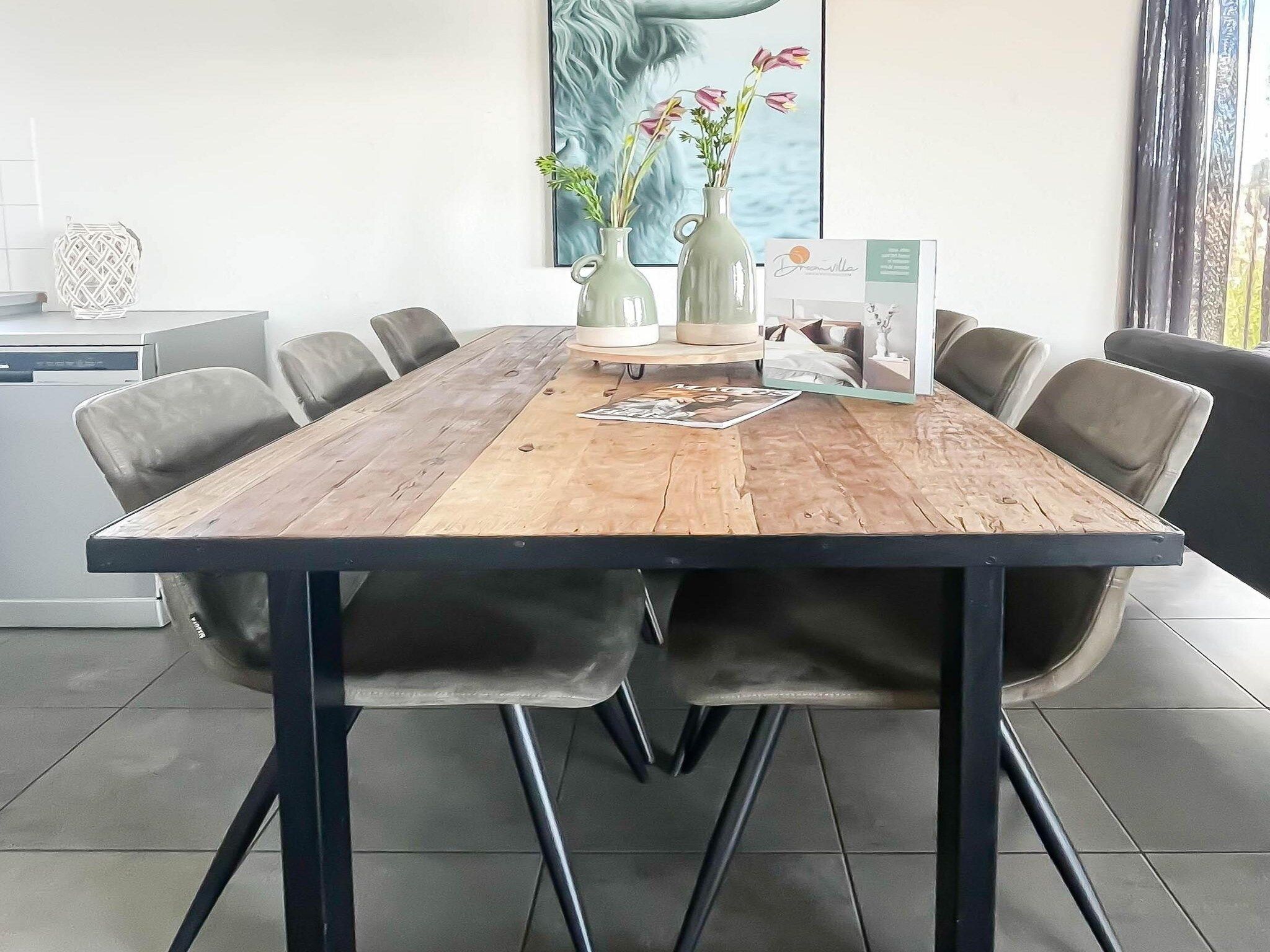 De eetkamer van Droomzicht in Uitgeest