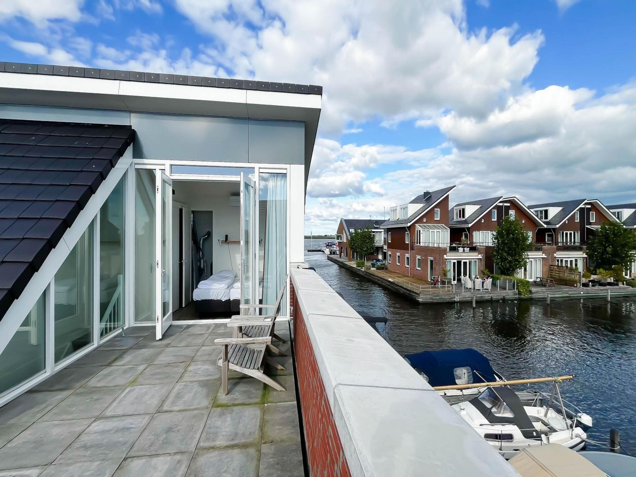 Het terras van Havenzicht in Uitgeest