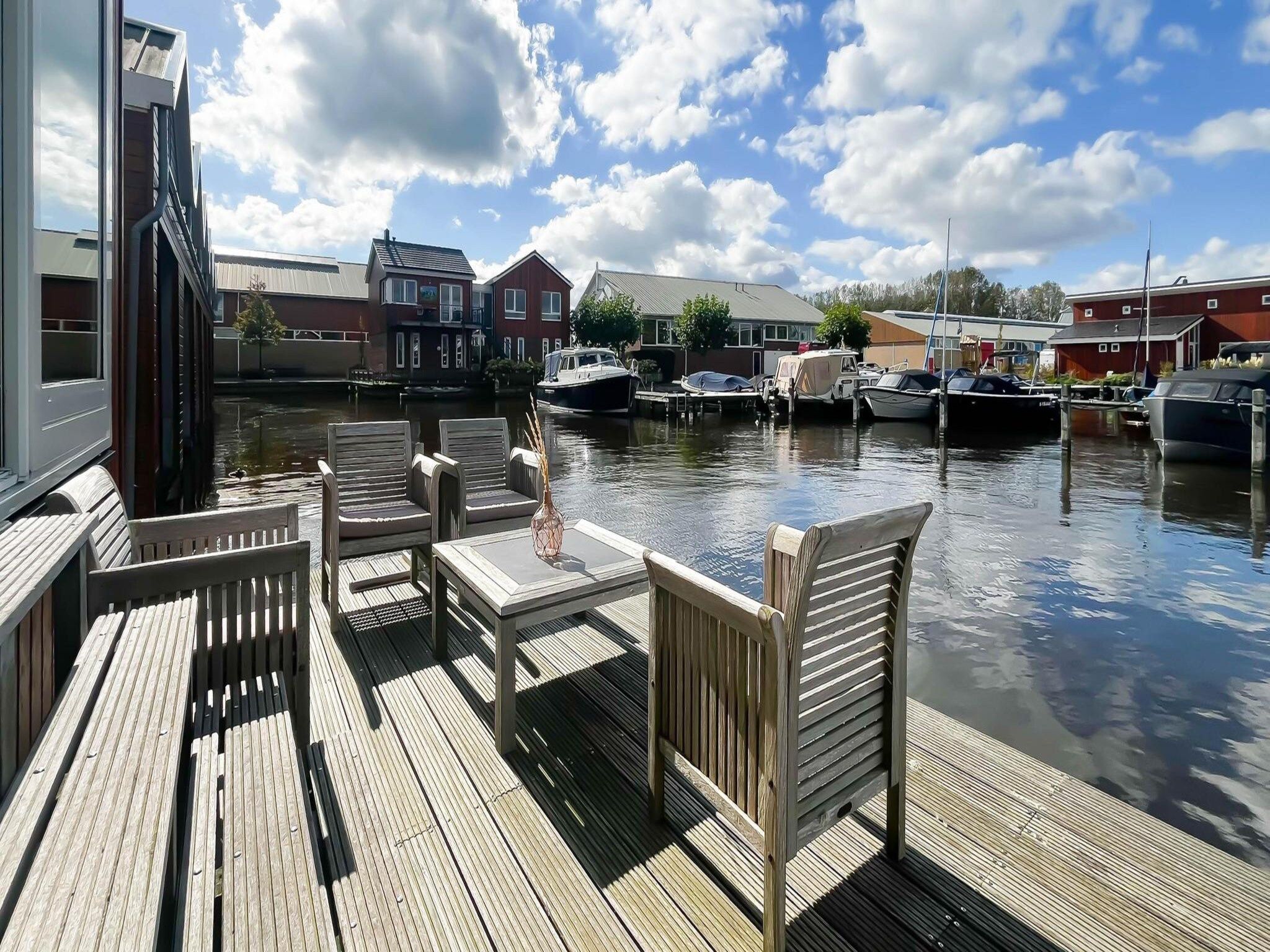 Het terras van Jachtzicht in Uitgeest