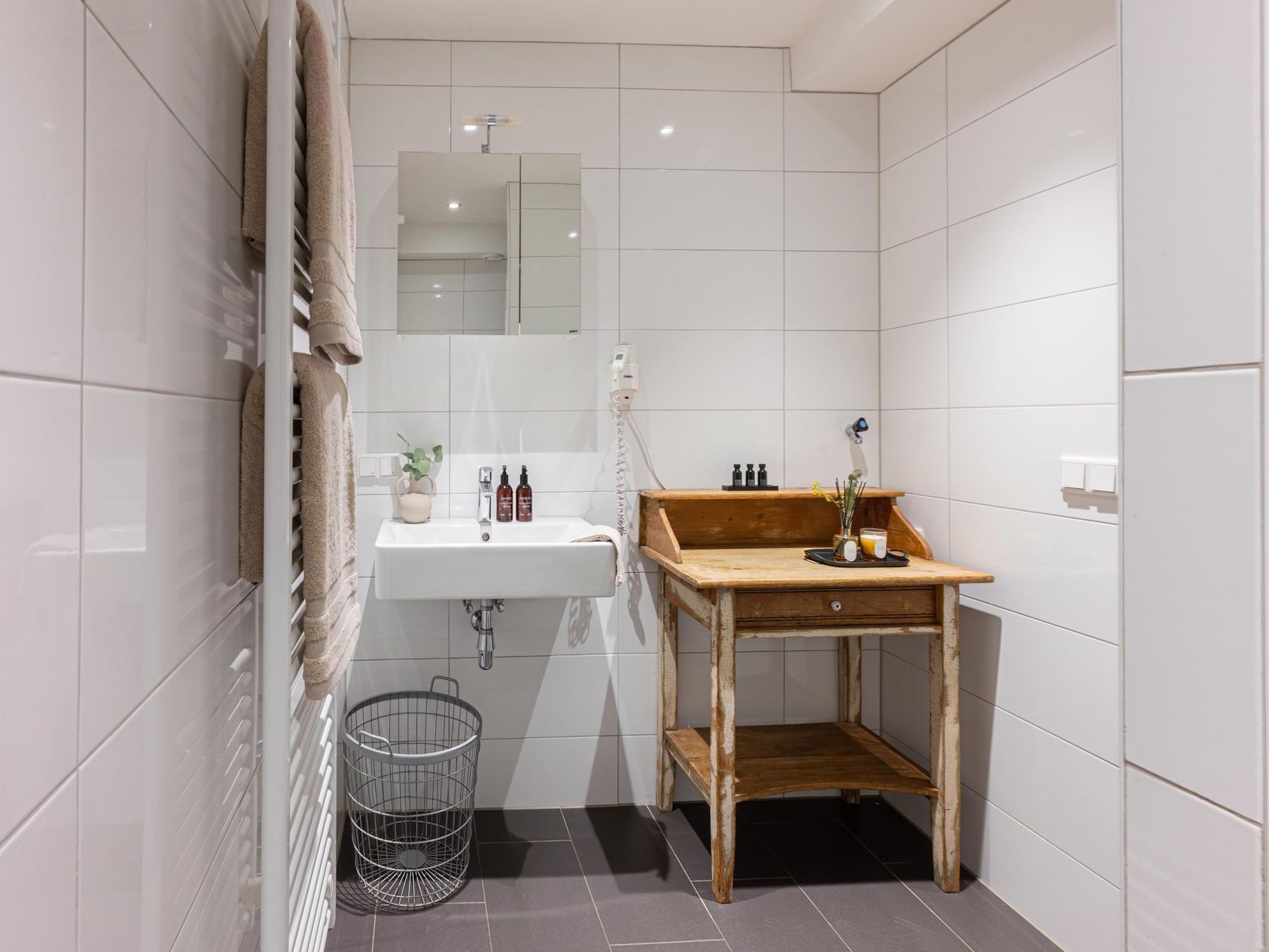 De badkamer van La Chatelaine 3 in Egmond aan Zee